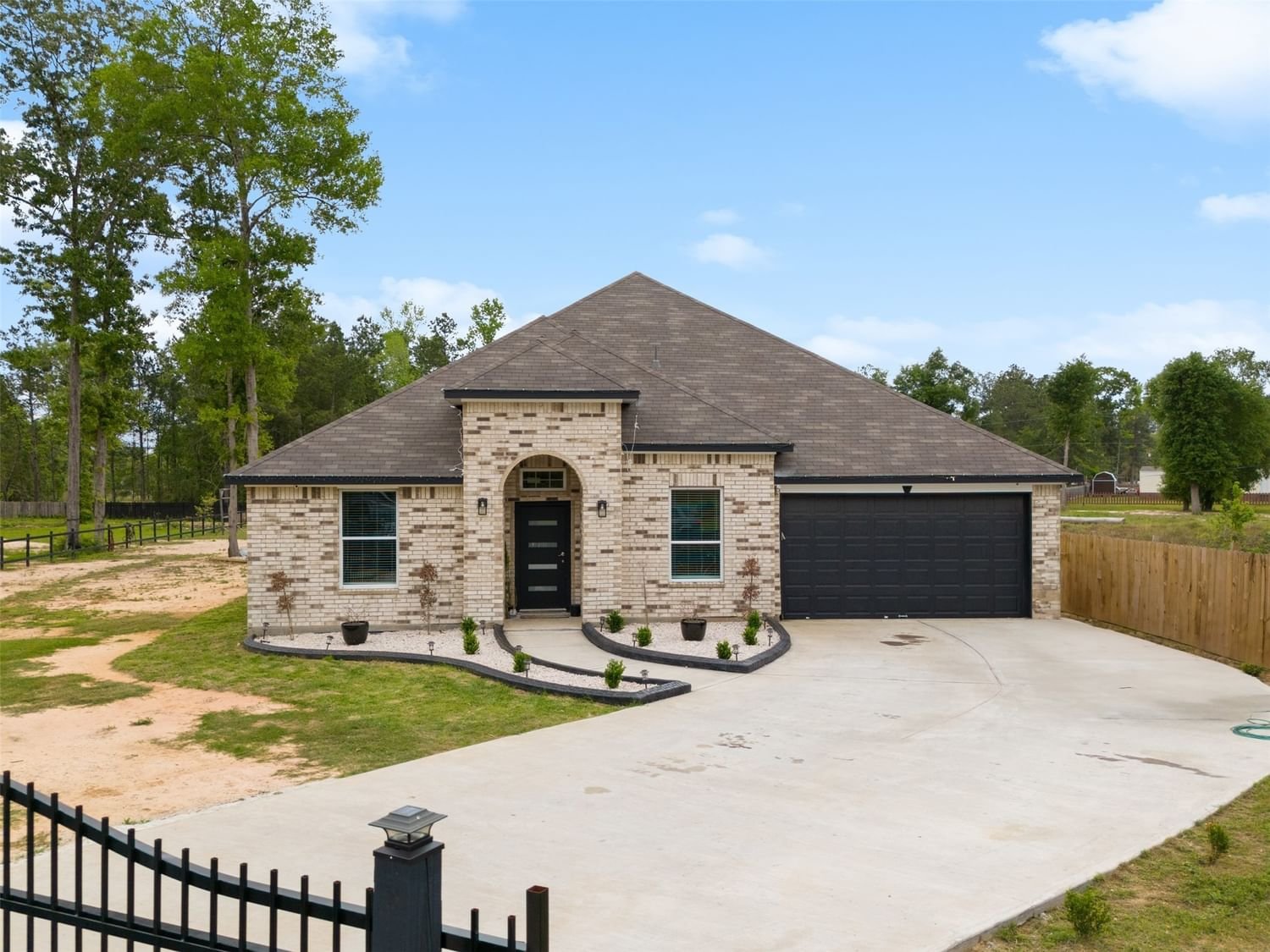 Real estate property located at 12475 County Road 3740, Liberty, Southern Xing Sec 6, Cleveland, TX, US