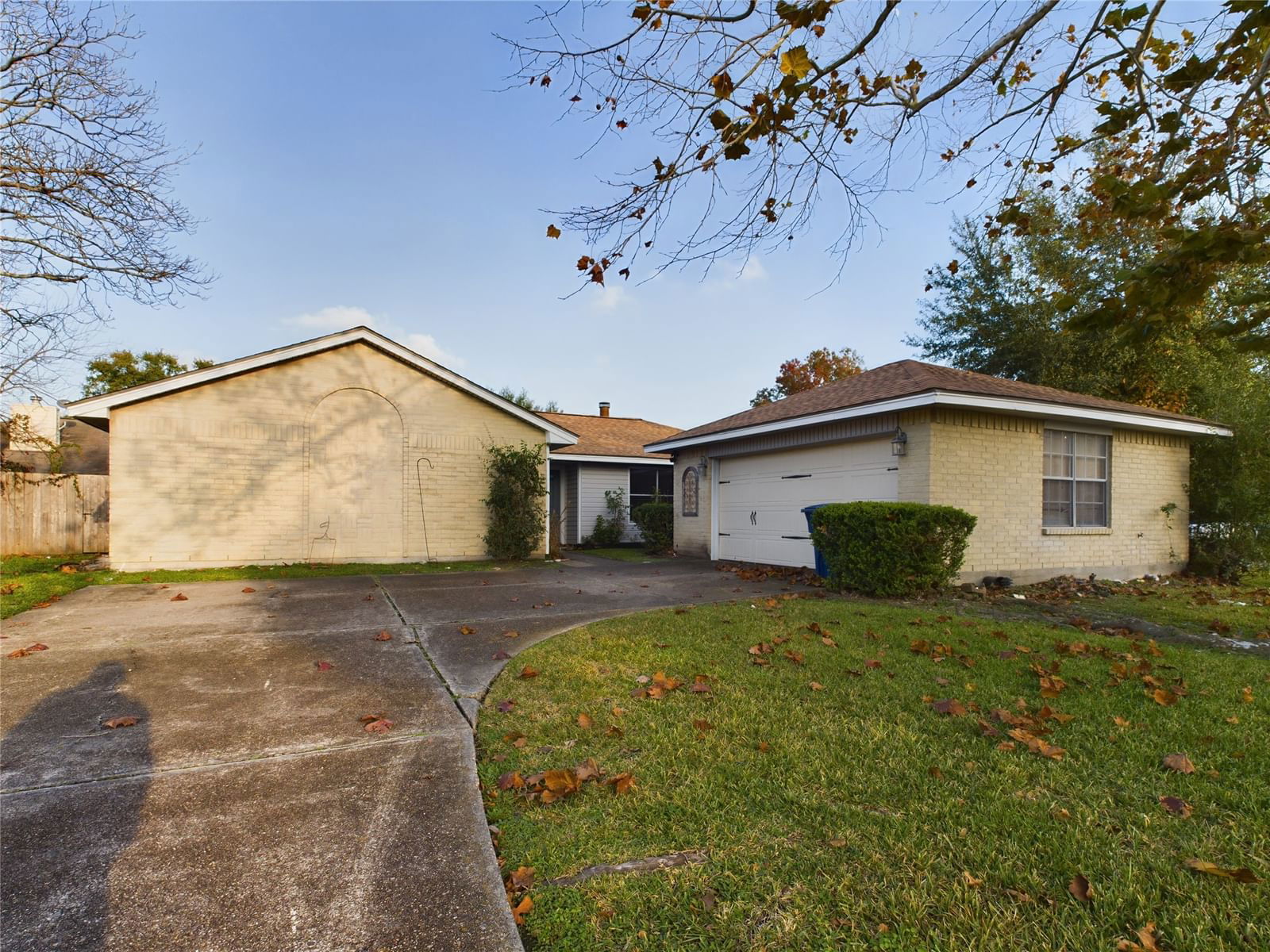 Real estate property located at 7602 Beaver Bend, Harris, Meadow Lake Sec 01, Baytown, TX, US