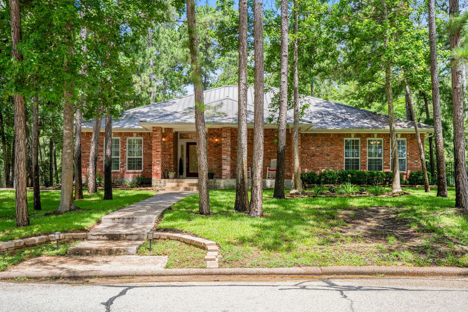 Real estate property located at 24400 Pine Valley, San Jacinto, Waterwood Lakeview Estates, Huntsville, TX, US