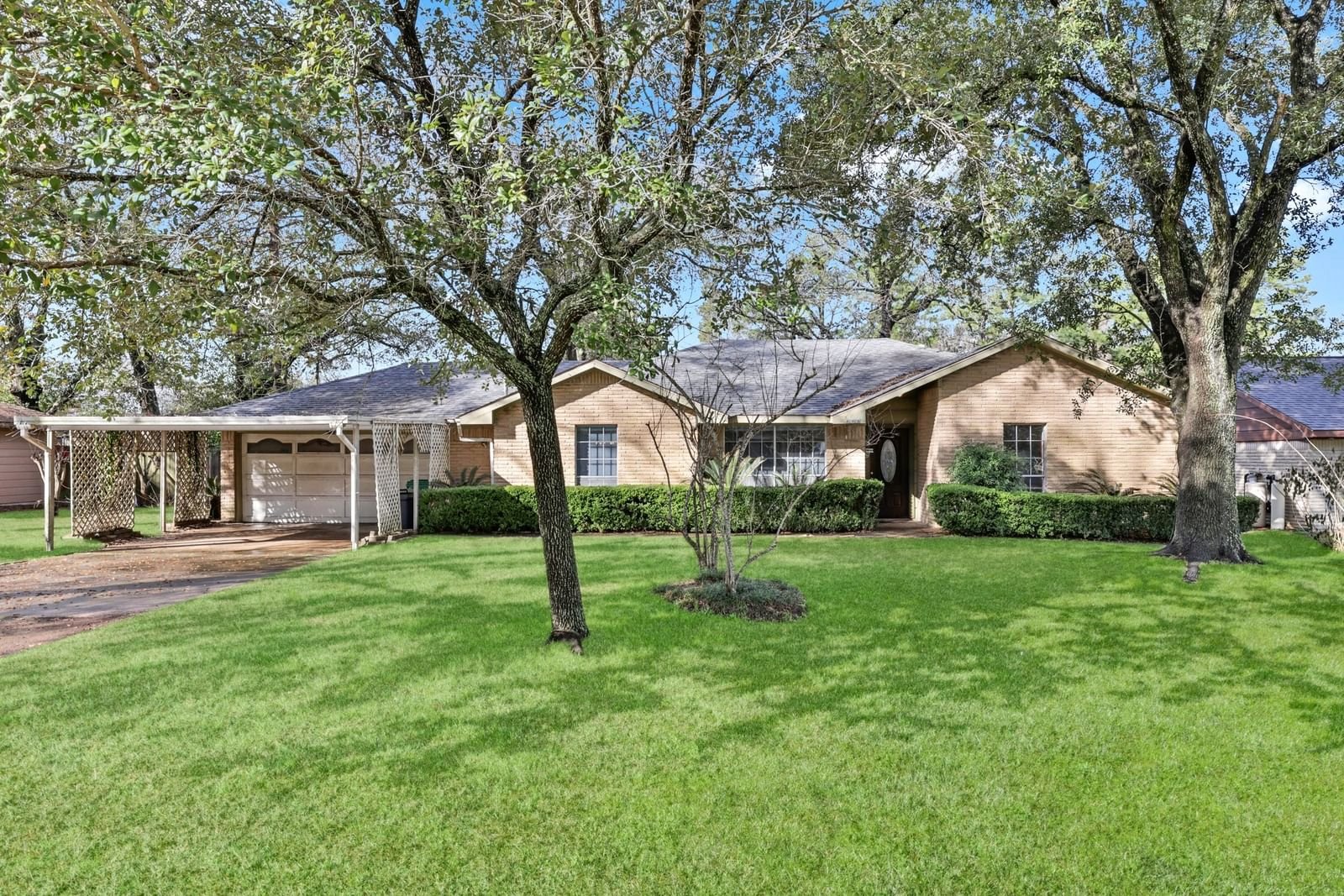 Real estate property located at 25707 Oakhurst, Montgomery, Spring Ridge 01, Spring, TX, US