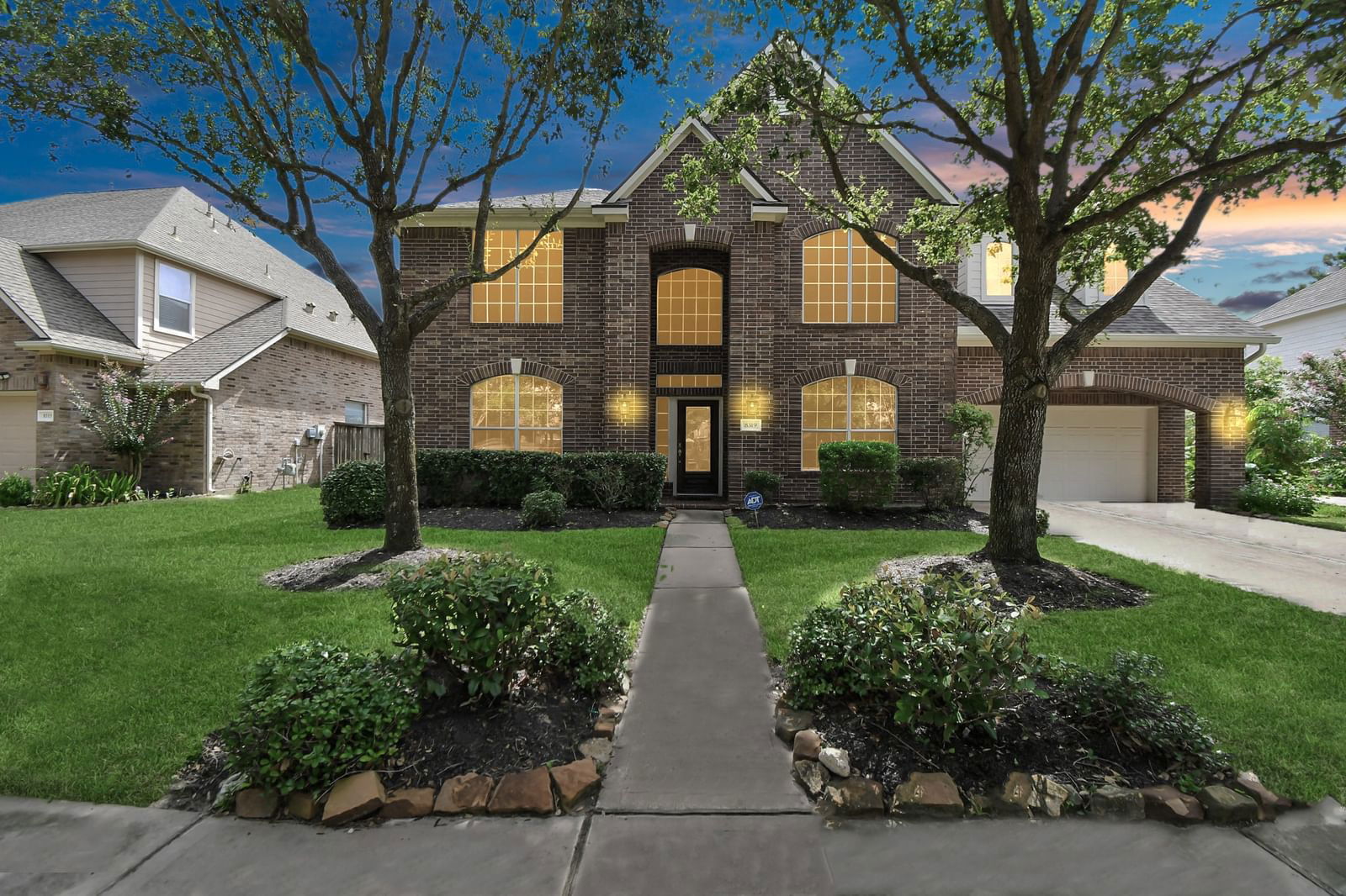 Real estate property located at 8319 Rosetrail Bend, Fort Bend, Seven Meadows, Katy, TX, US