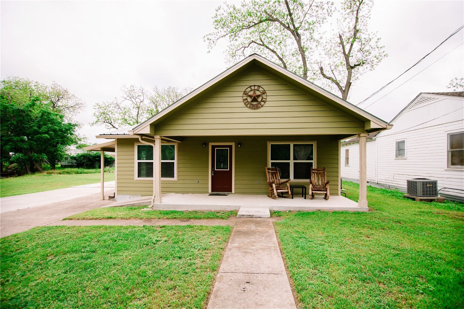 Real estate property located at 310 La Grange, Lavaca, Hallettsville, TX, US