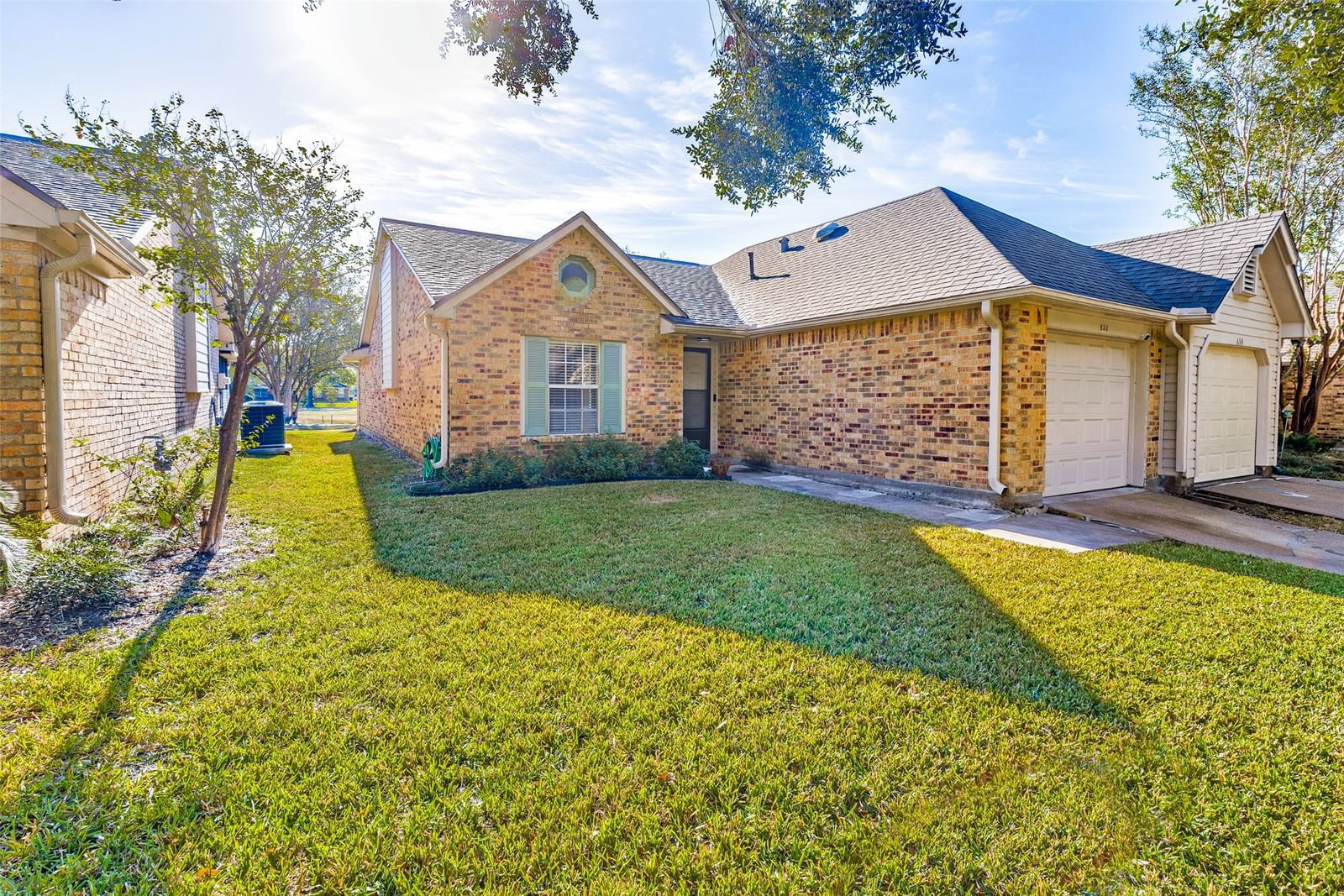 Real estate property located at 655 Country Grove, Brazoria, Country Grove Twnhms Sec 1, Pearland, TX, US