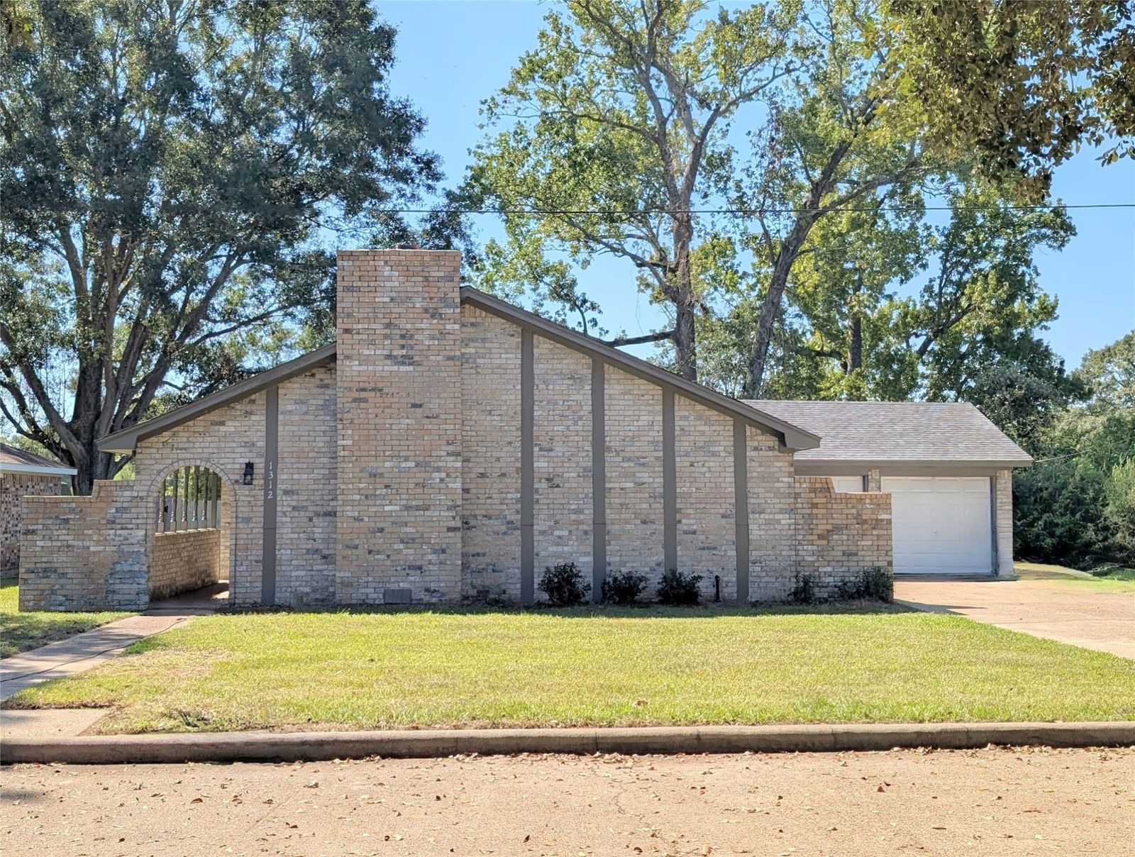 Real estate property located at 1312 Maple, Liberty, Ellis, Liberty, TX, US