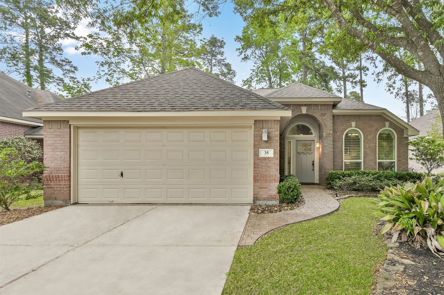 Real estate property located at 35 Merryweather, Montgomery, Wdlnds Village Alden Br 82, The Woodlands, TX, US