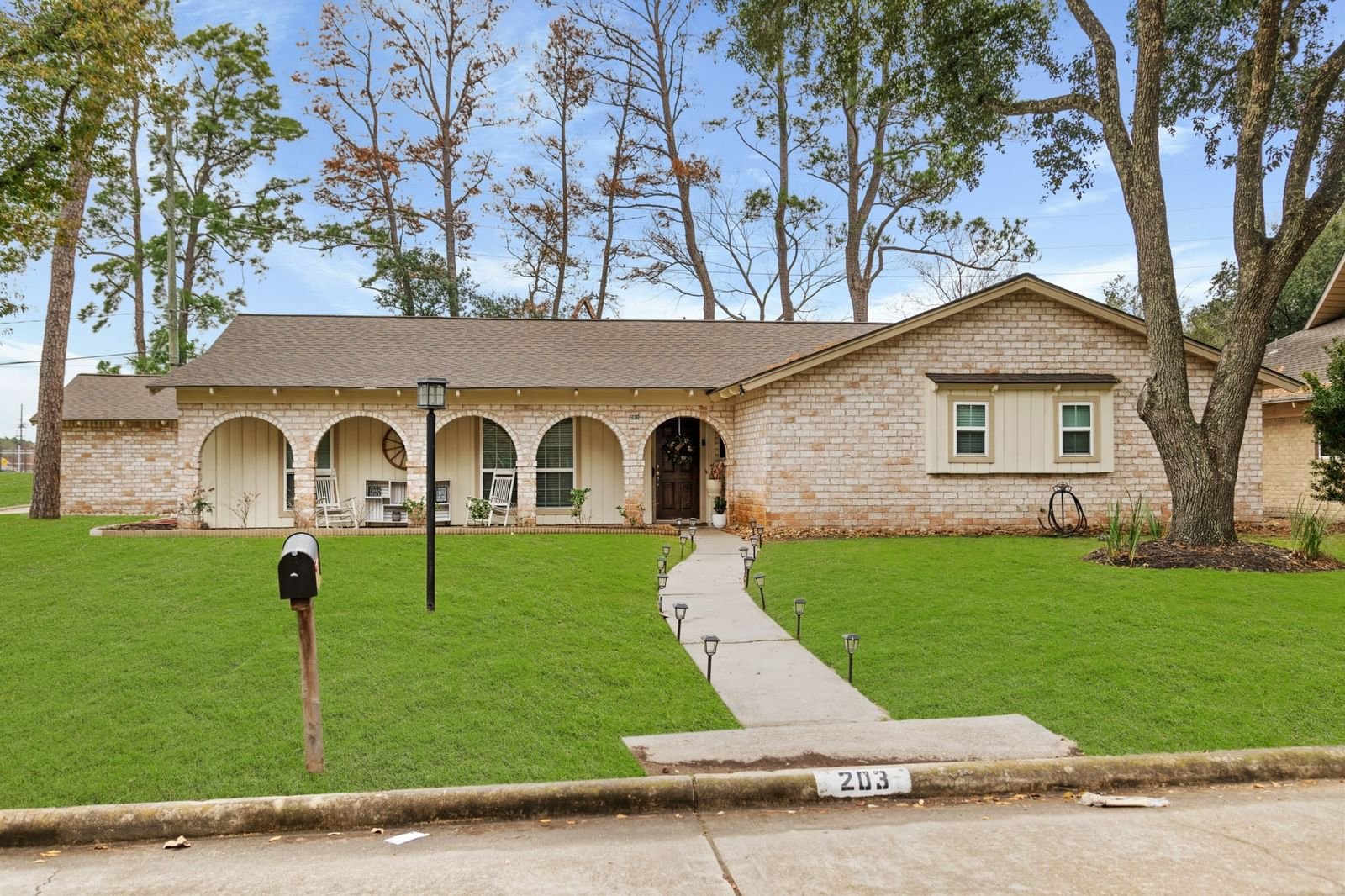 Real estate property located at 203 Acorn Tree, Harris, Enchanted Oaks Sec 01, Spring, TX, US