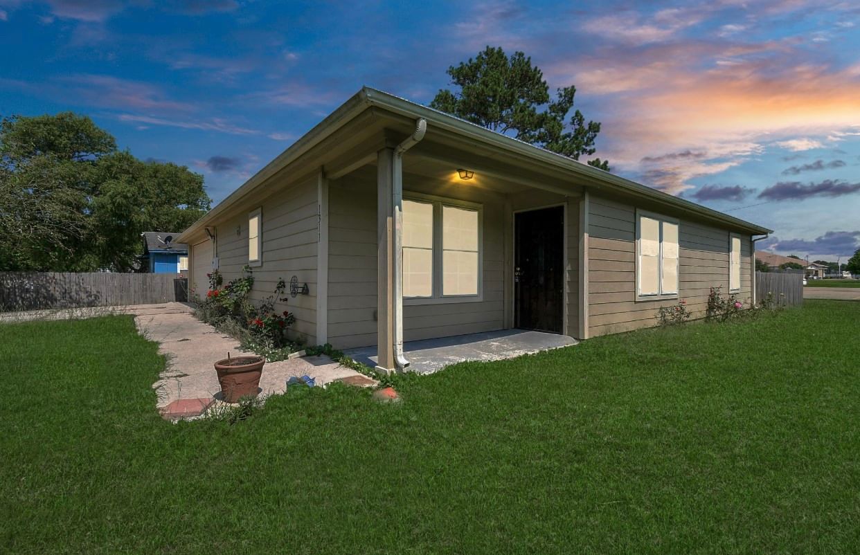 Real estate property located at 1311 Cummings, Chambers, Charles Willcox, Anahuac, TX, US