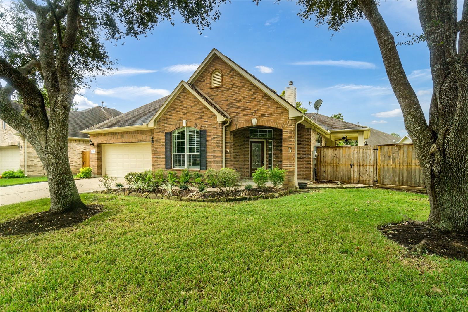 Real estate property located at 2304 Tuscany, Harris, Bellavita/Green Tee Sec 2, Pearland, TX, US