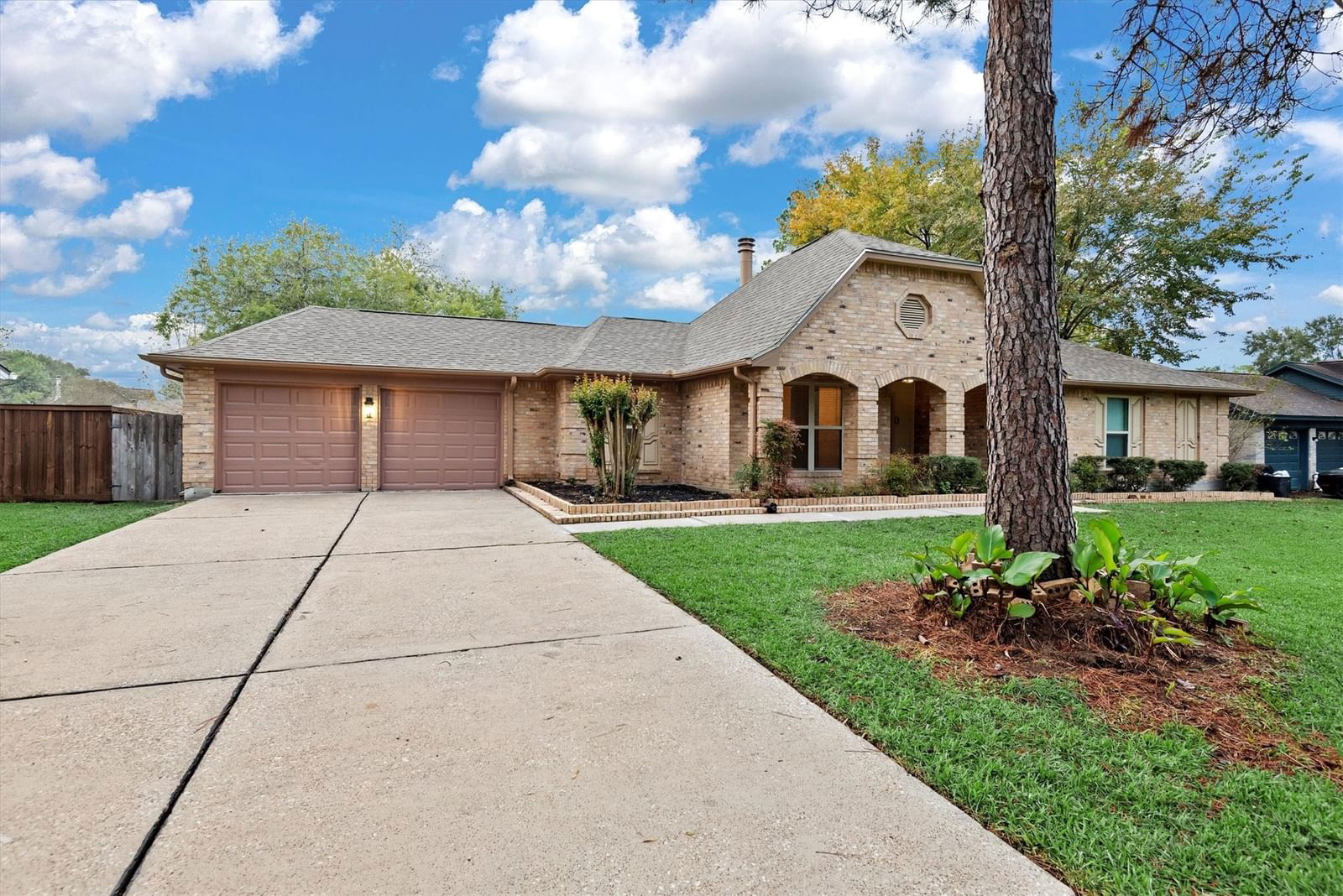 Real estate property located at 1502 Windsor, Galveston, Regency Estates 2, Friendswood, TX, US