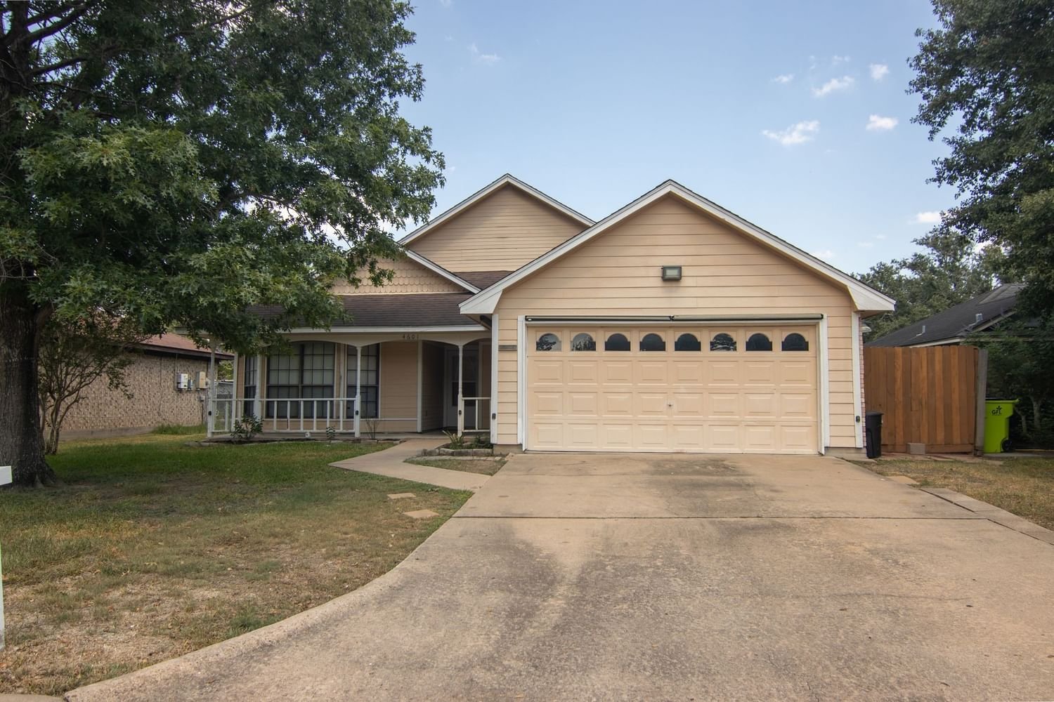 Real estate property located at 4601 Woodway, Fort Bend, Rosenberg, TX, US