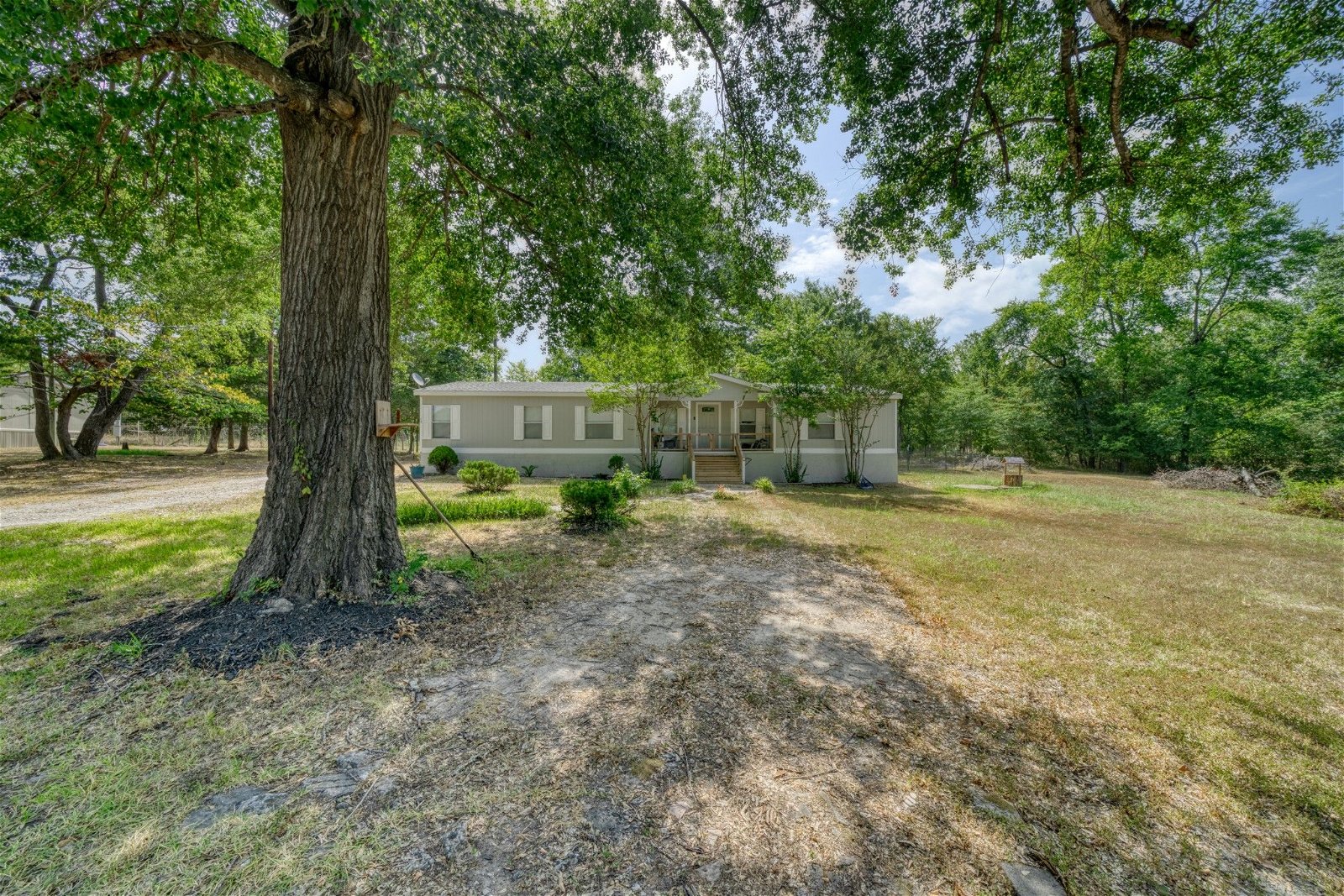 Real estate property located at 15 Hilltop View, Walker, Huntsville, TX, US