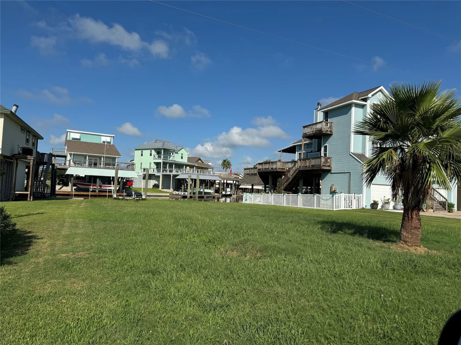 Real estate property located at 227 Bora Bora, Galveston, Tiki Island, Tiki Island, TX, US