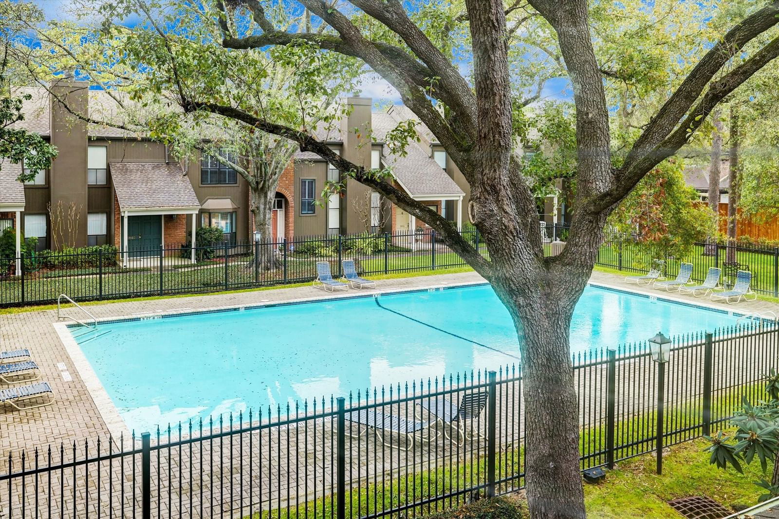 Real estate property located at 701 Bering #1706, Harris, Woodway Pines T/H Condo, Houston, TX, US