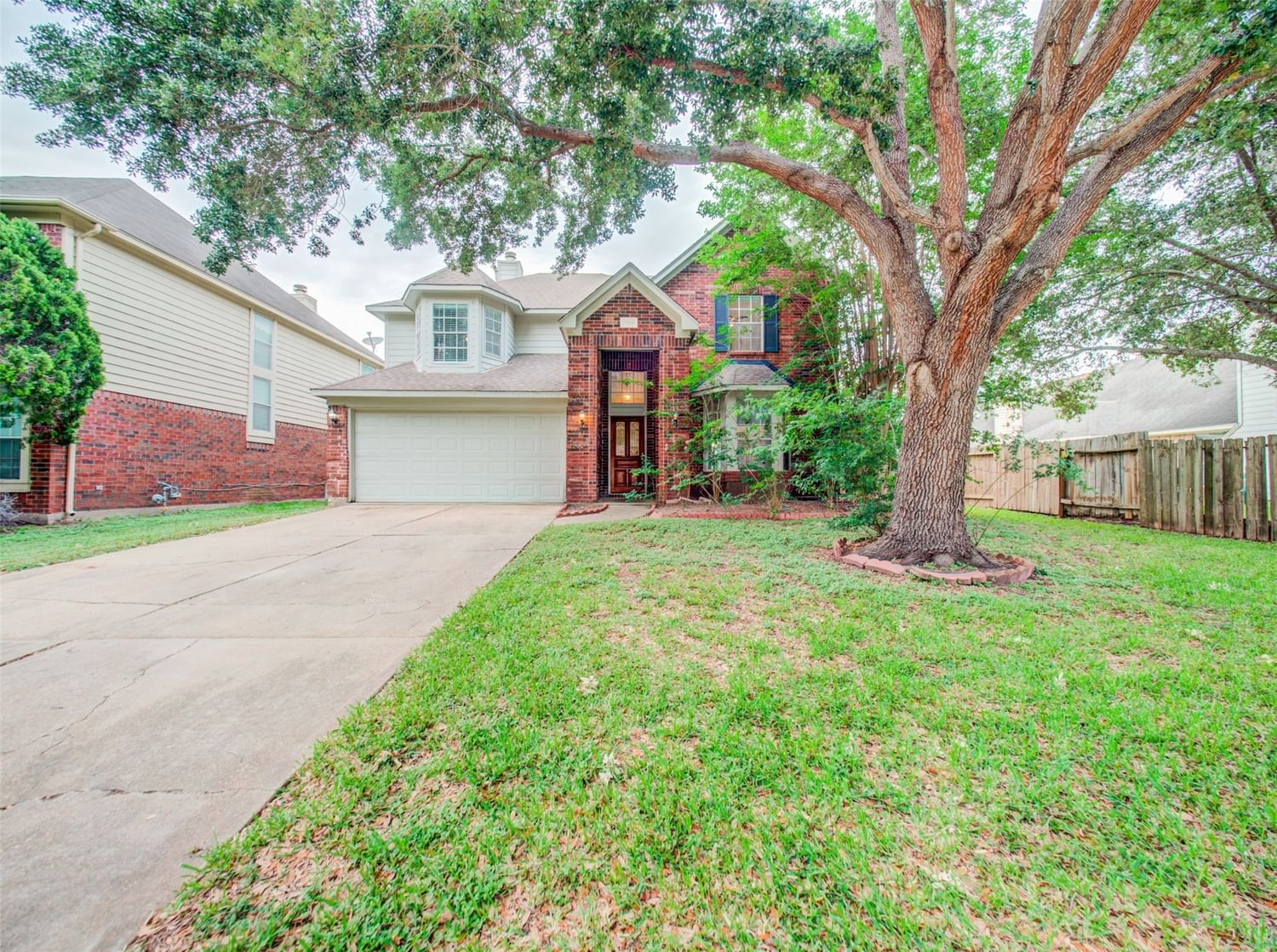 Real estate property located at 15706 Springfield, Fort Bend, Village Of Oak Lake Sec 3, Sugar Land, TX, US