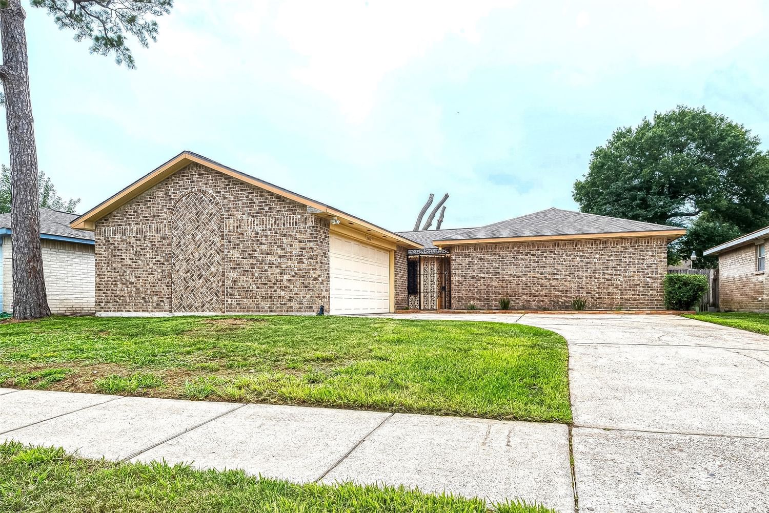 Real estate property located at 15042 Peachmeadow, Harris, Sterling Green Sec 08, Channelview, TX, US