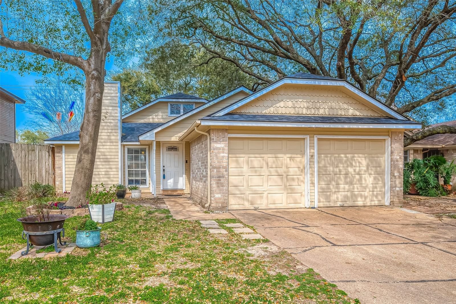 Real estate property located at 19410 Lake Hollow, Harris, Westlake Village, Houston, TX, US