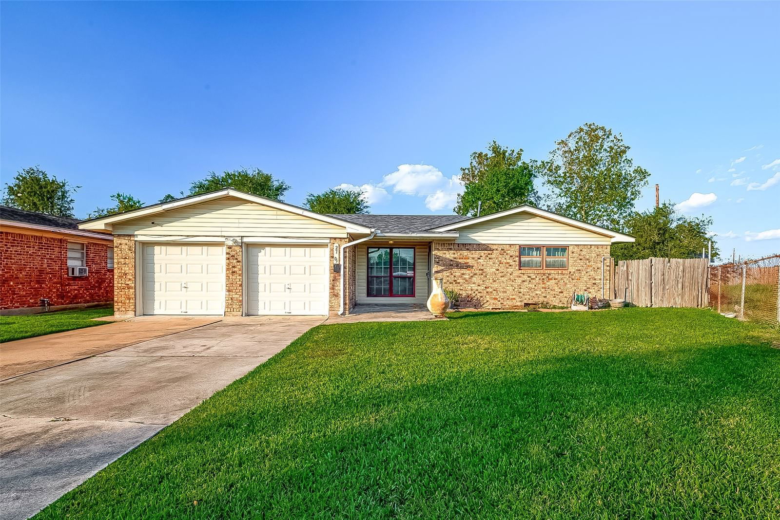 Real estate property located at 2705 Penfield, Harris, Preston Villa Sec 02, Pasadena, TX, US