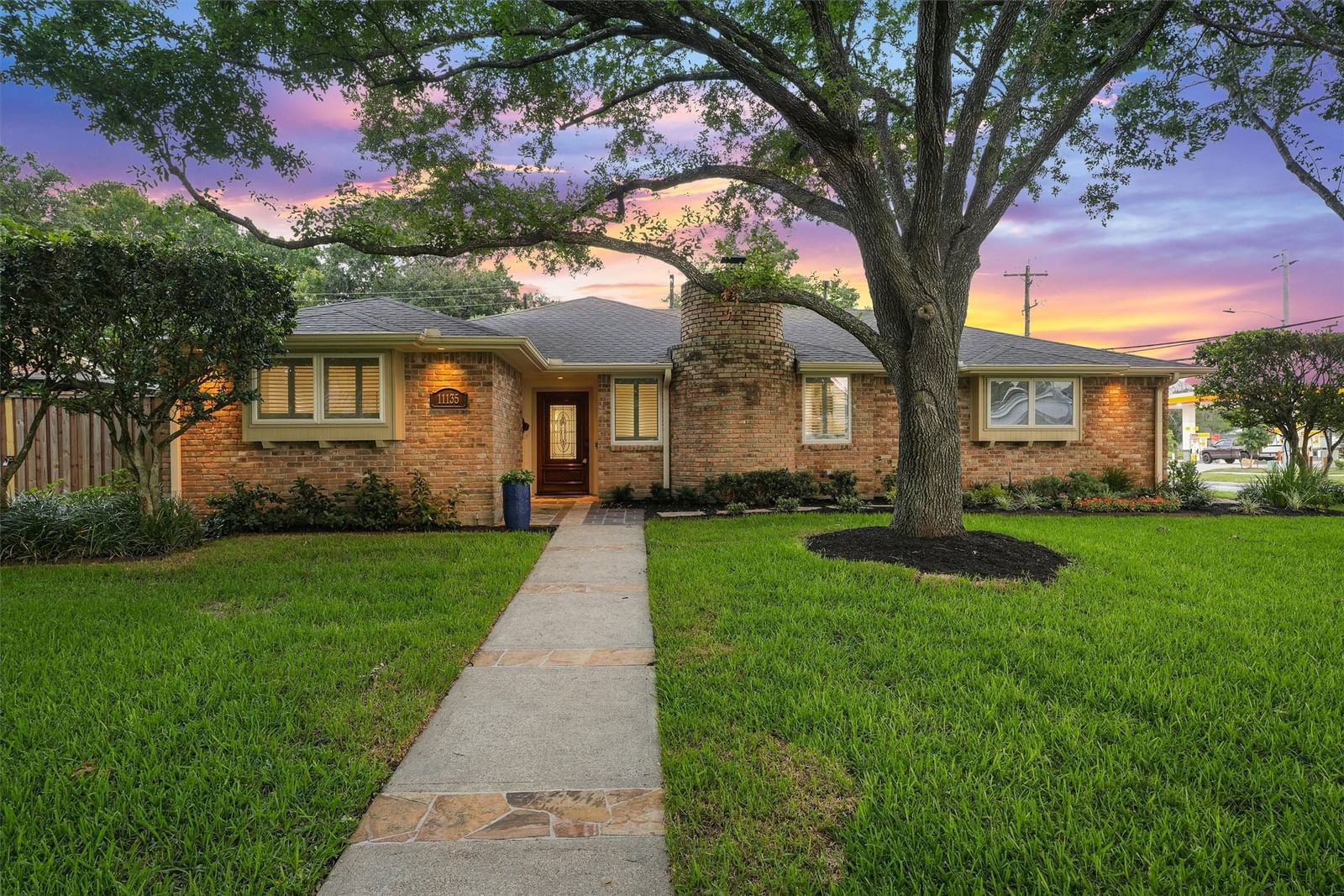 Real estate property located at 11135 Cedarhurst, Harris, Westbury Sec 02, Houston, TX, US