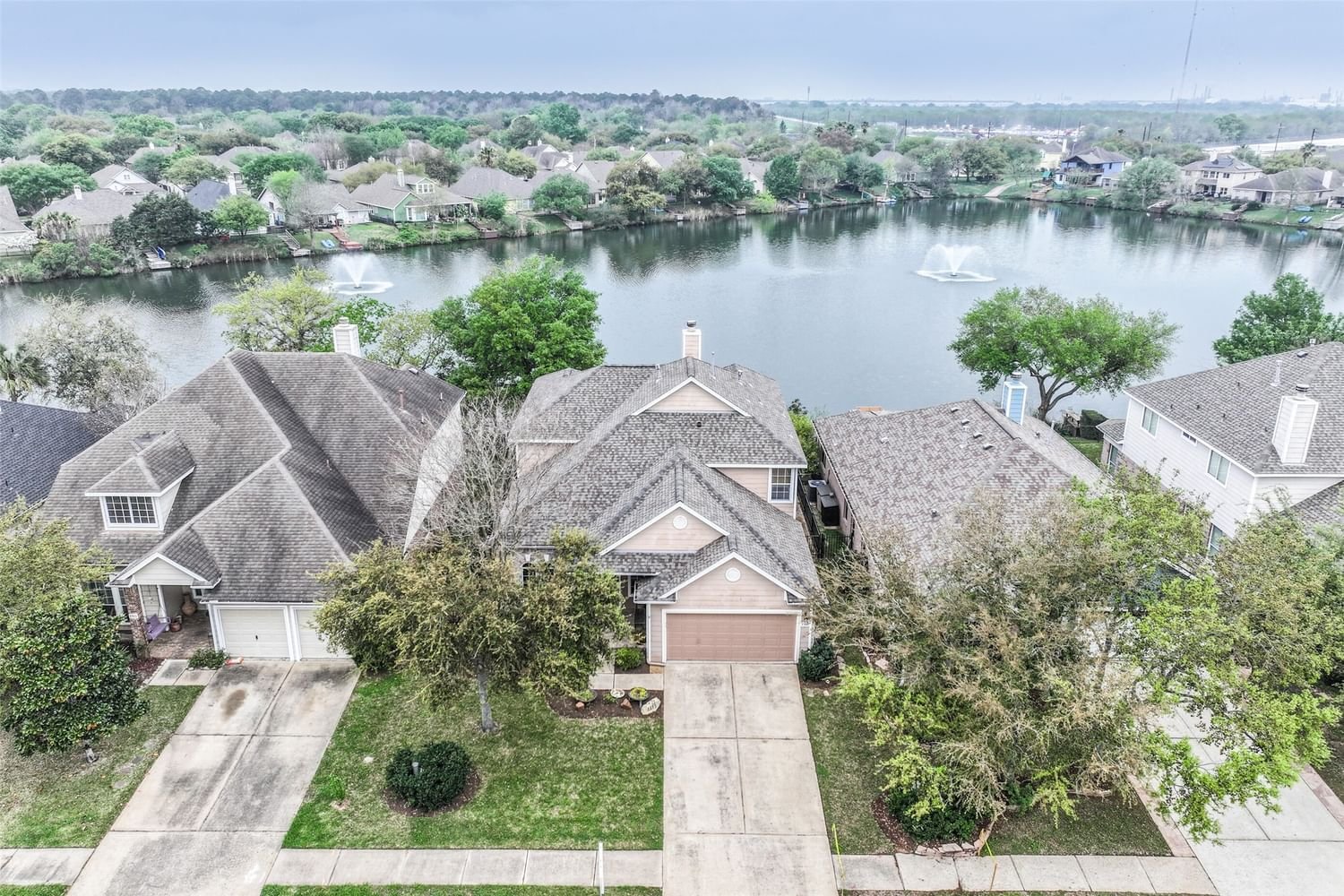 Real estate property located at 1515 Roaring Springs, Harris, Kirby Lake, Seabrook, TX, US