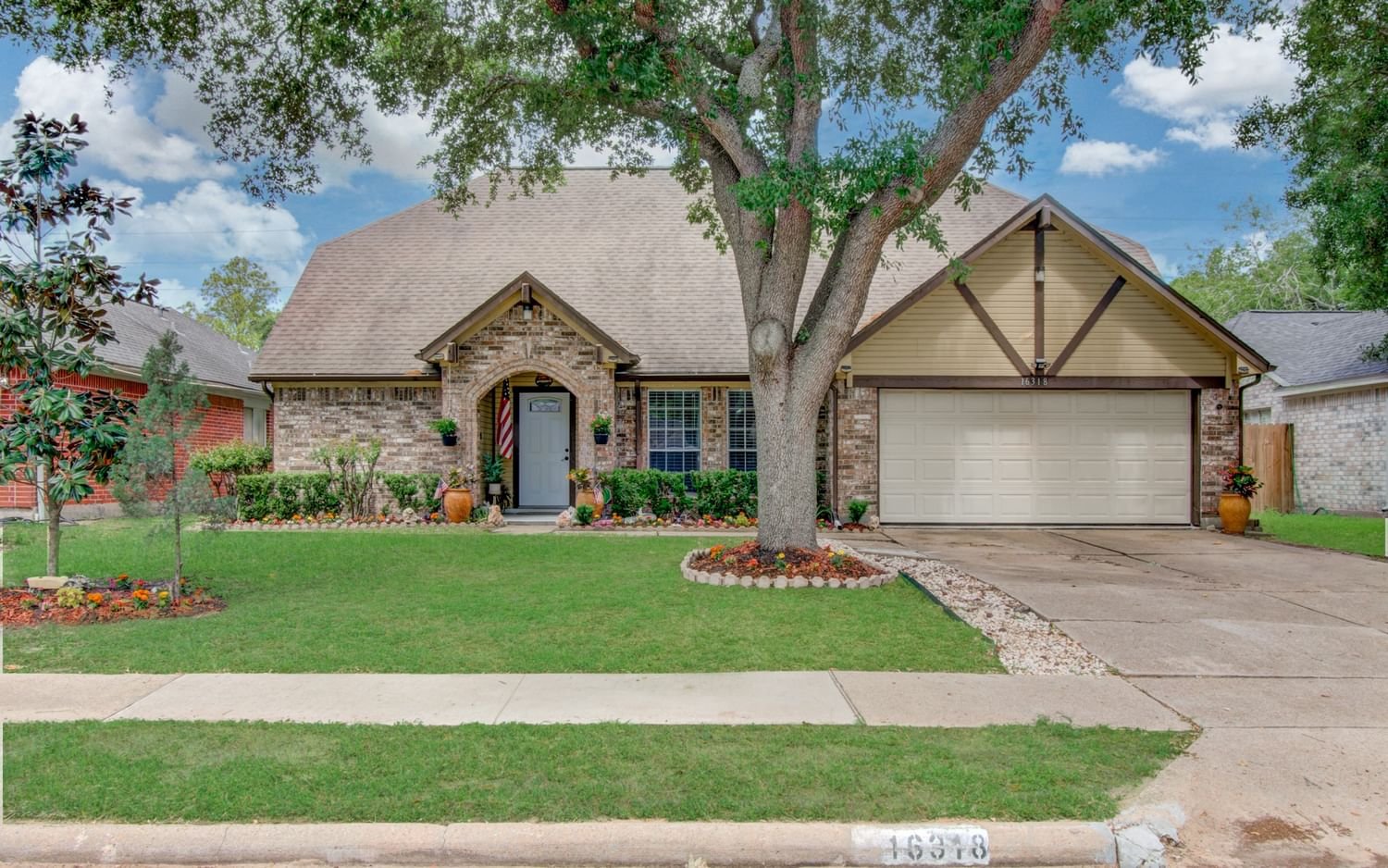 Real estate property located at 16318 Camino Del Sol, Fort Bend, Mission Green North Sec 1, Houston, TX, US