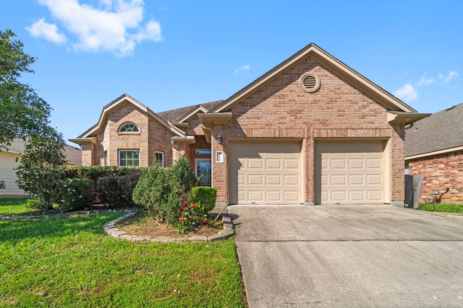 Real estate property located at 1114 Shadow Glenn, Montgomery, Briar Grove 02, Conroe, TX, US