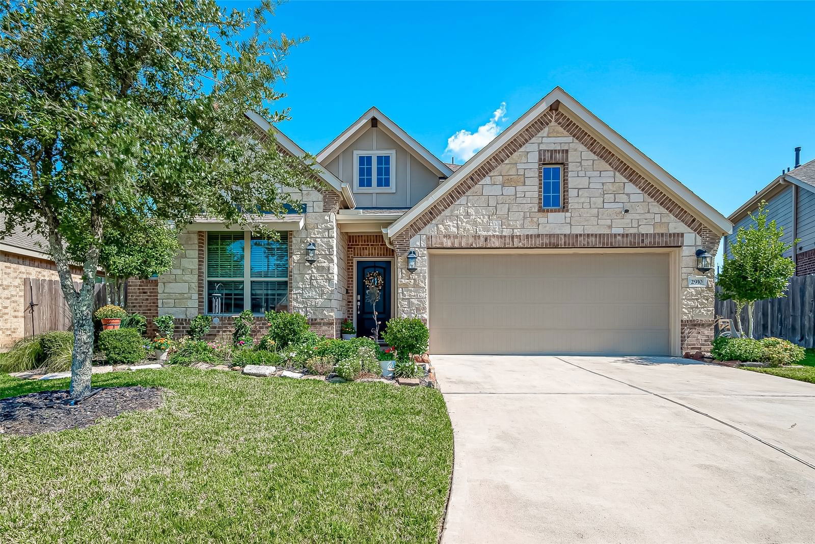 Real estate property located at 2910 Fox Vale, Fort Bend, Mccrary Meadows Sec 2, Richmond, TX, US