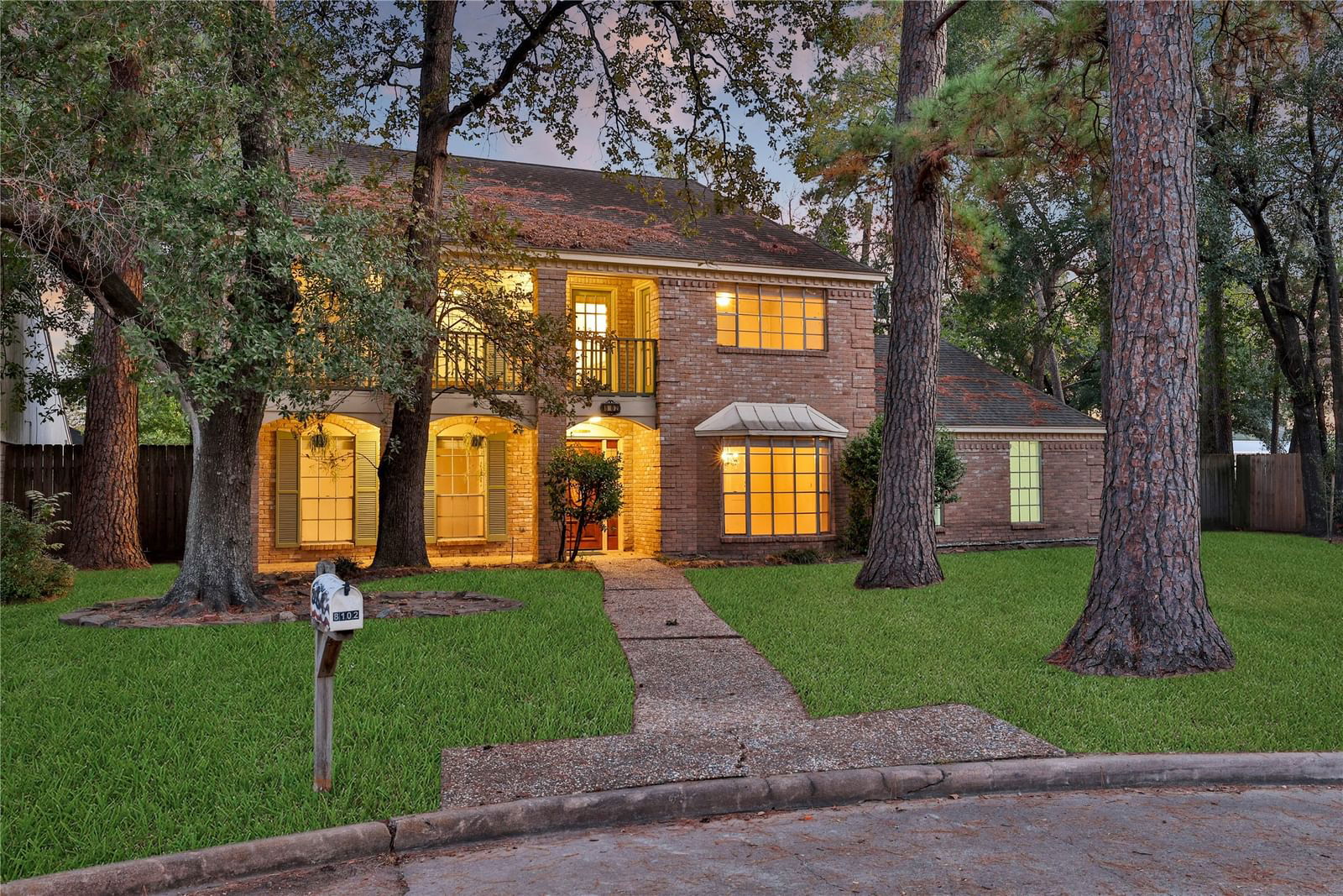 Real estate property located at 8102 Birchglen, Harris, Prestonwood Forest, Houston, TX, US