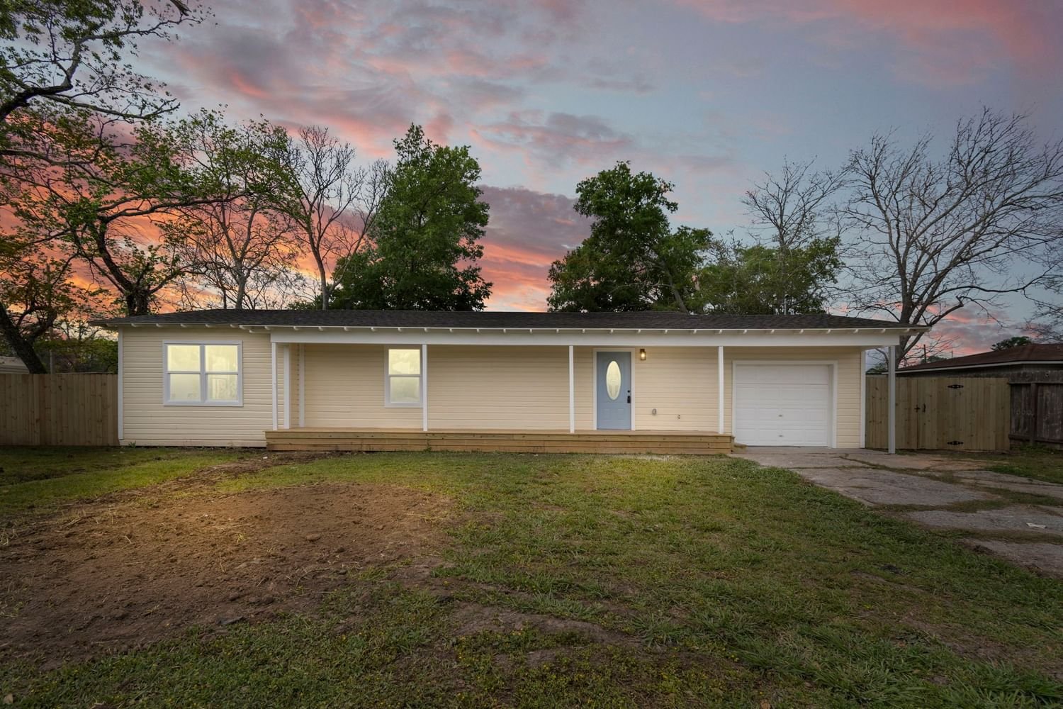 Real estate property located at 221 Center, Liberty, Whittington Ext-A, Liberty, TX, US