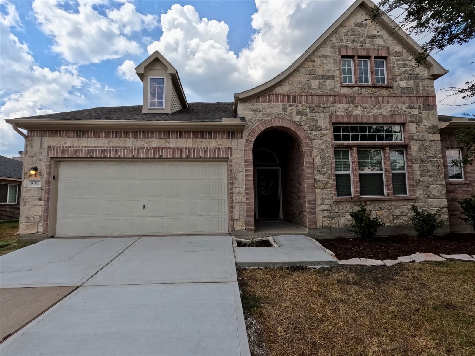 Real estate property located at 8914 SILENT HILLS, Fort Bend, Mission Sierra Sec 4, Richmond, TX, US
