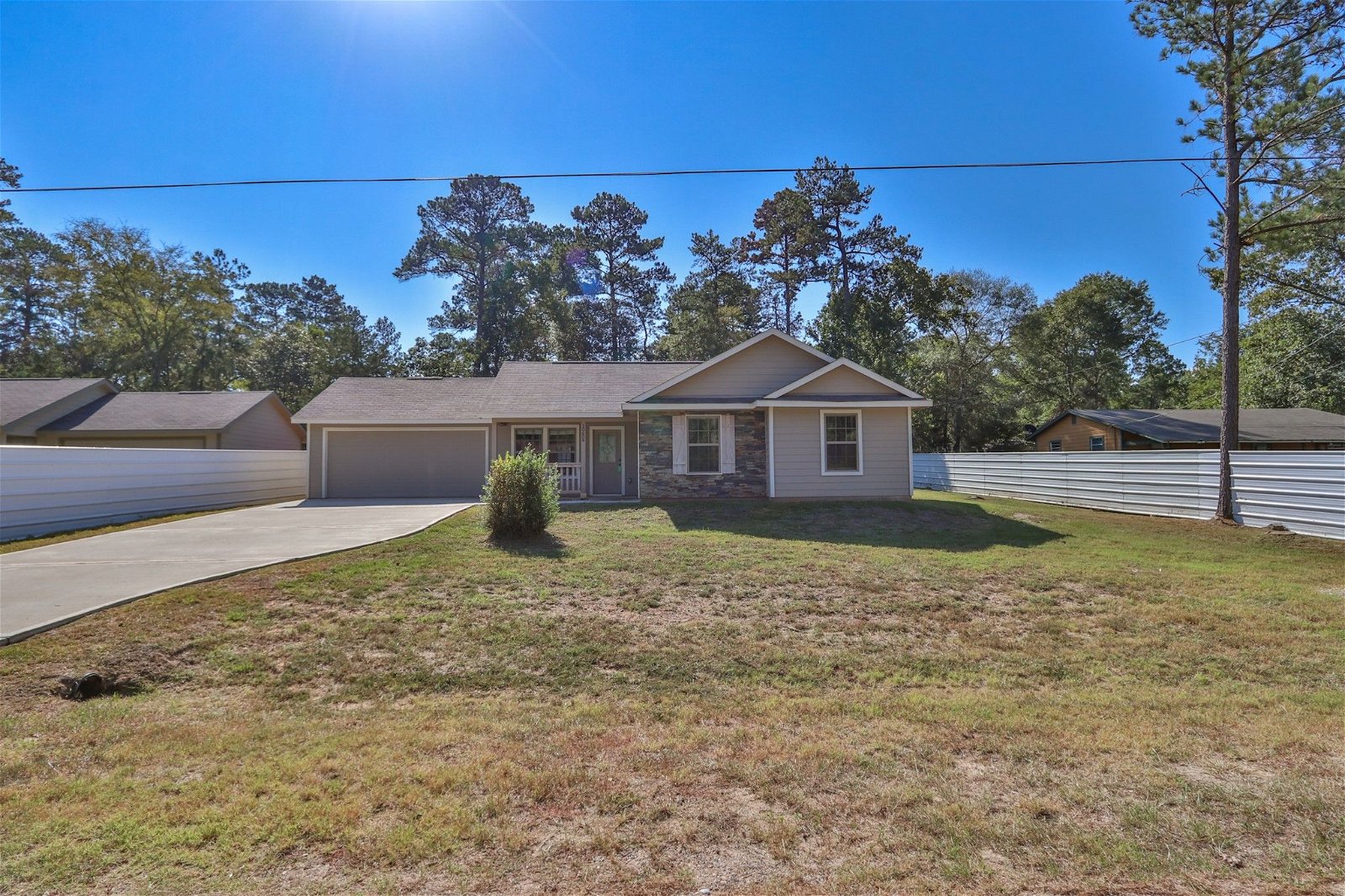 Real estate property located at 10604 Royal Adrian, Montgomery, Conroe, TX, US