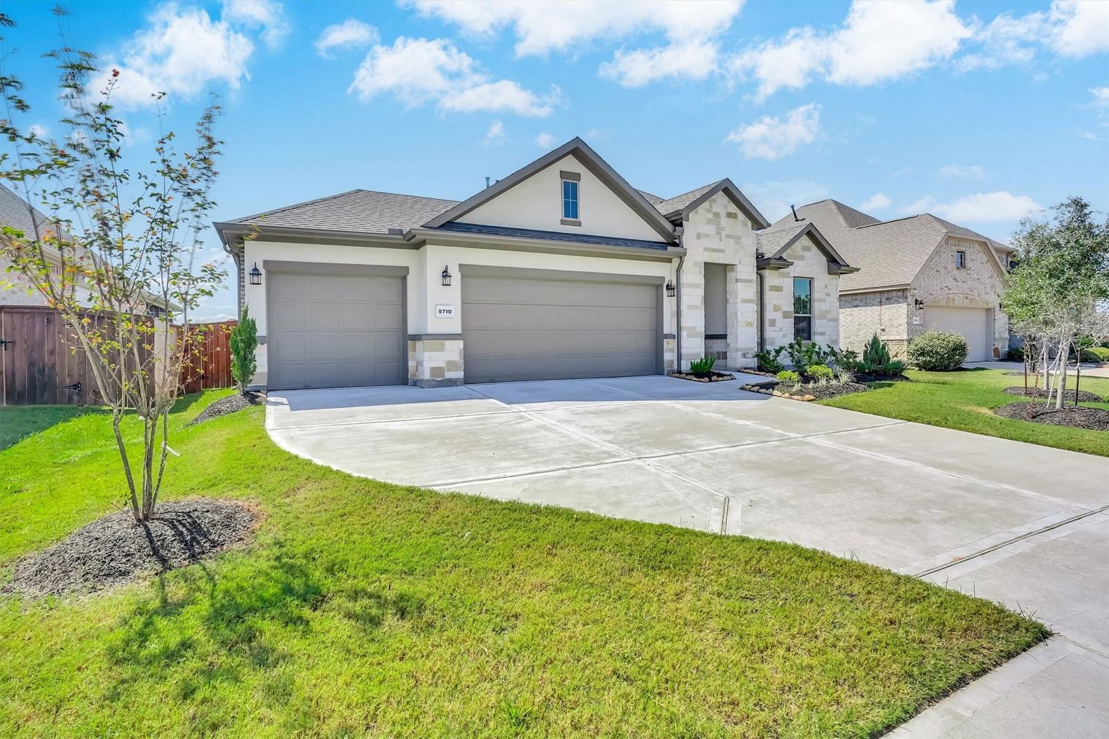 Real estate property located at 5710 Bobwhite Drive, Brazoria, Meridiana, Manvel, TX, US