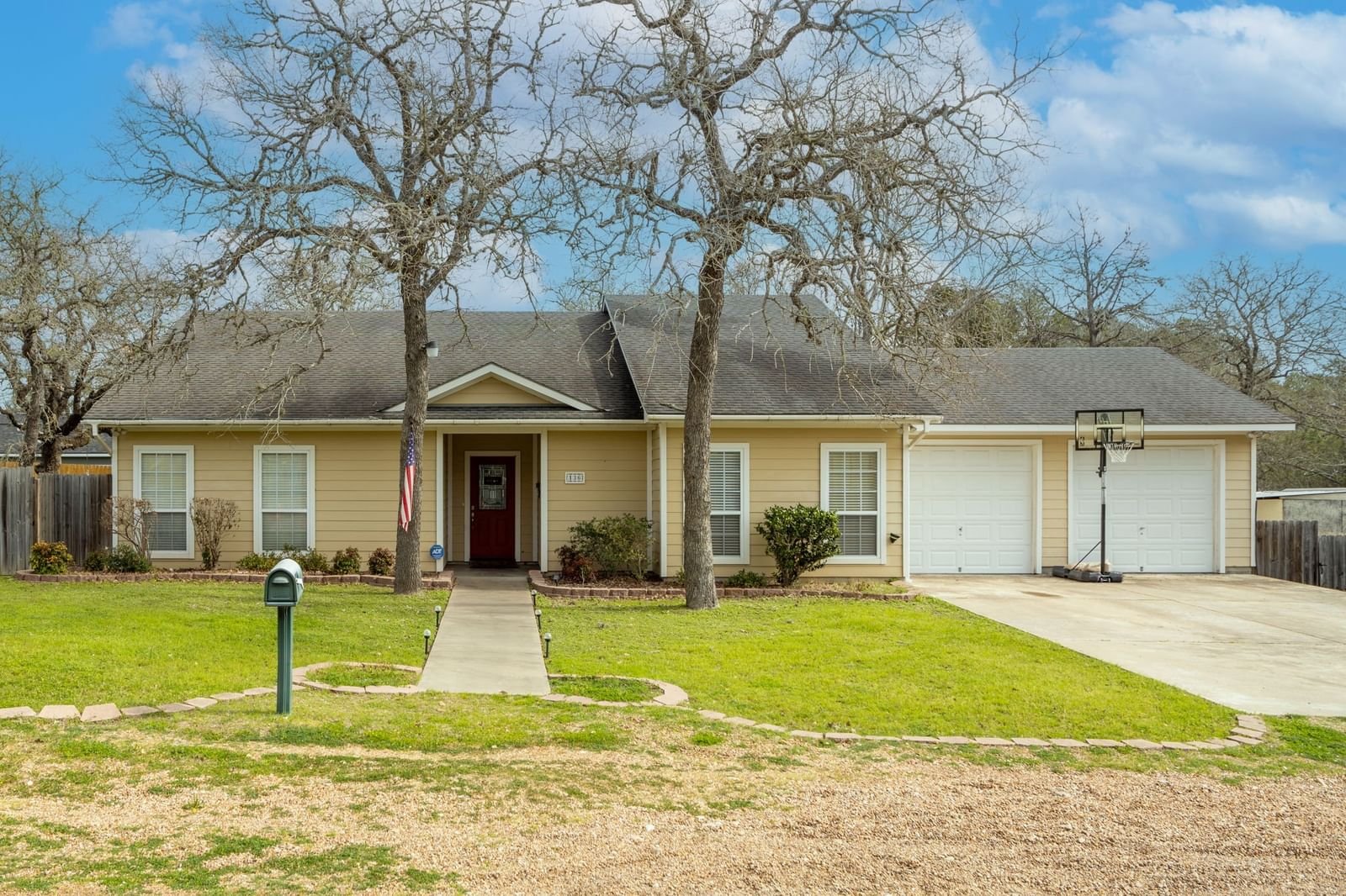Real estate property located at 136 Jean, Fayette, Cedar Creek Acres 626, La Grange, TX, US