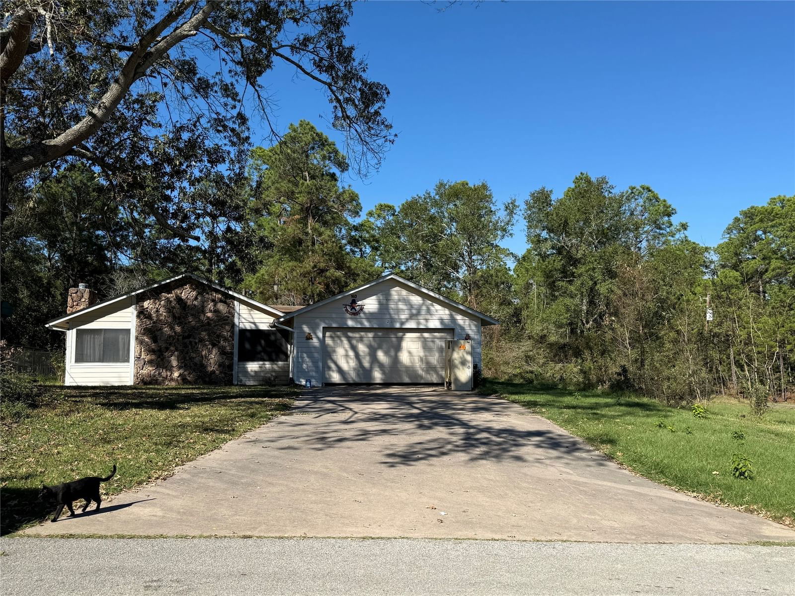 Real estate property located at 211 Twin Harbors Drive, Polk, Twin Harbors Sec 3, Onalaska, TX, US