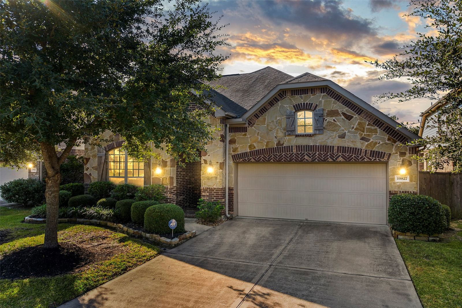 Real estate property located at 19827 Summit Crest, Harris, Cypress Creek Lakes, Cypress, TX, US