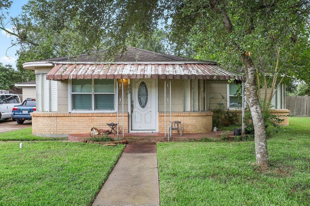 Real estate property located at 703 Walker, Galveston, Tolman Sub 95, League City, TX, US