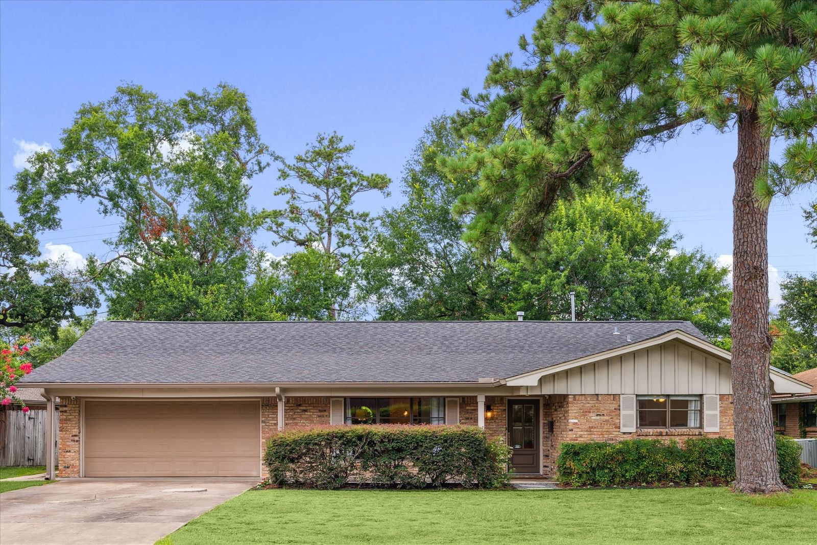 Real estate property located at 10406 Barwood, Harris, Shadow Oaks Sec 04, Houston, TX, US