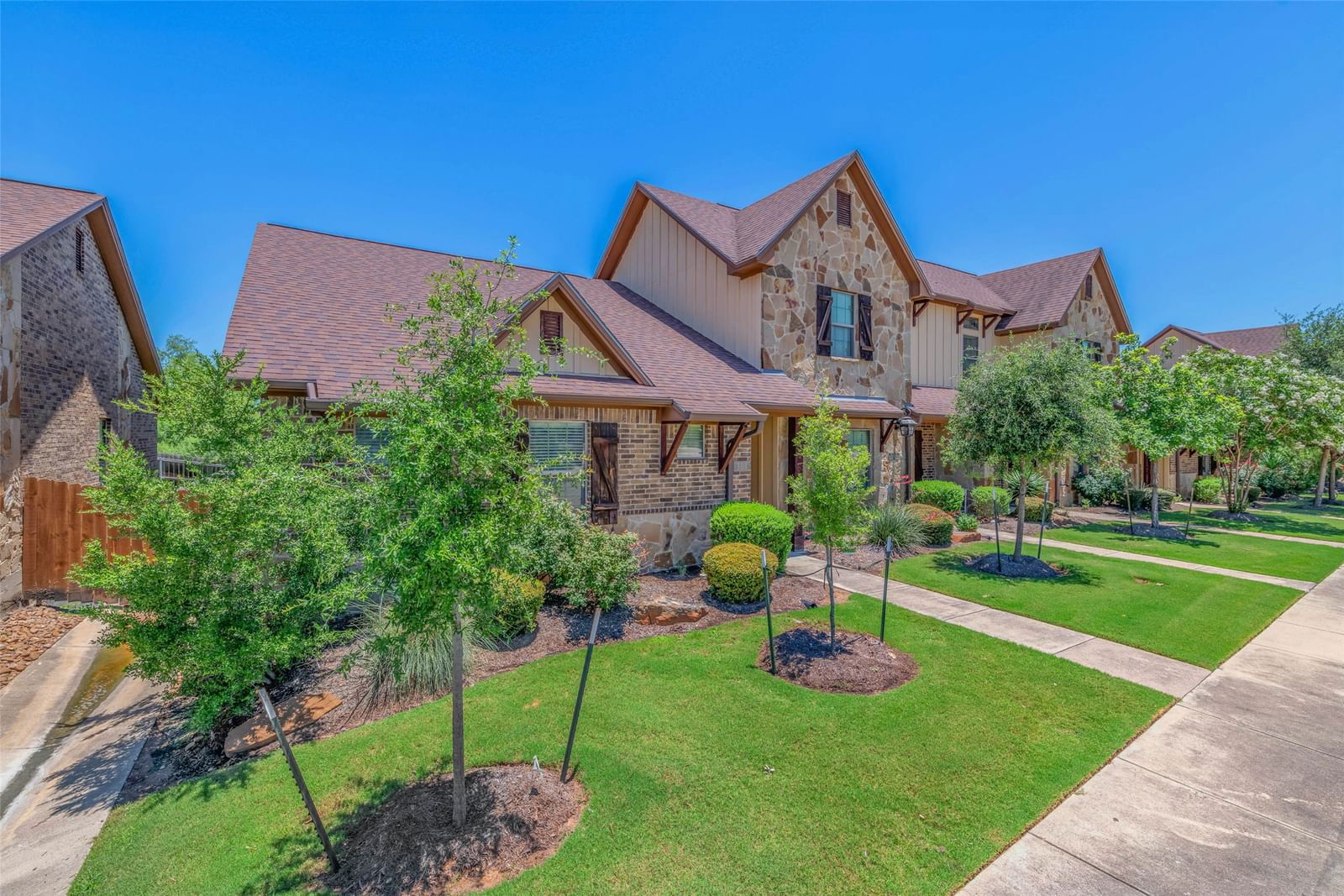 Real estate property located at 3311 Airborne, Brazos, The Barracks ll PH 103, College Station, TX, US