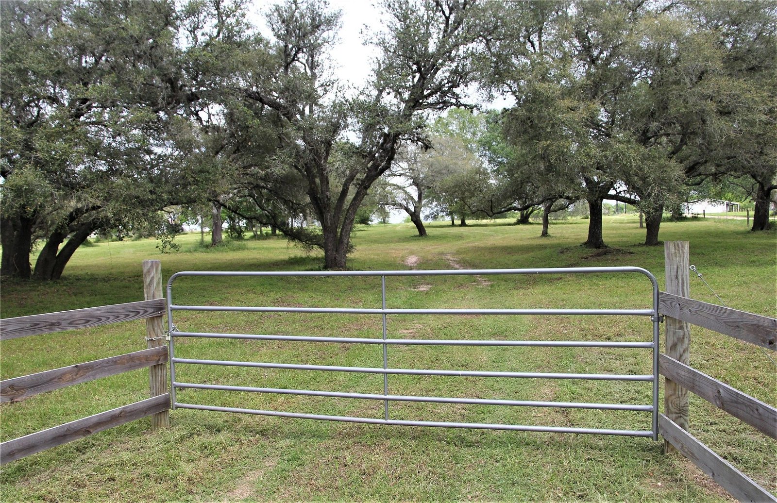 Real estate property located at 1053 Cr 223, Colorado, Weimar, TX, US