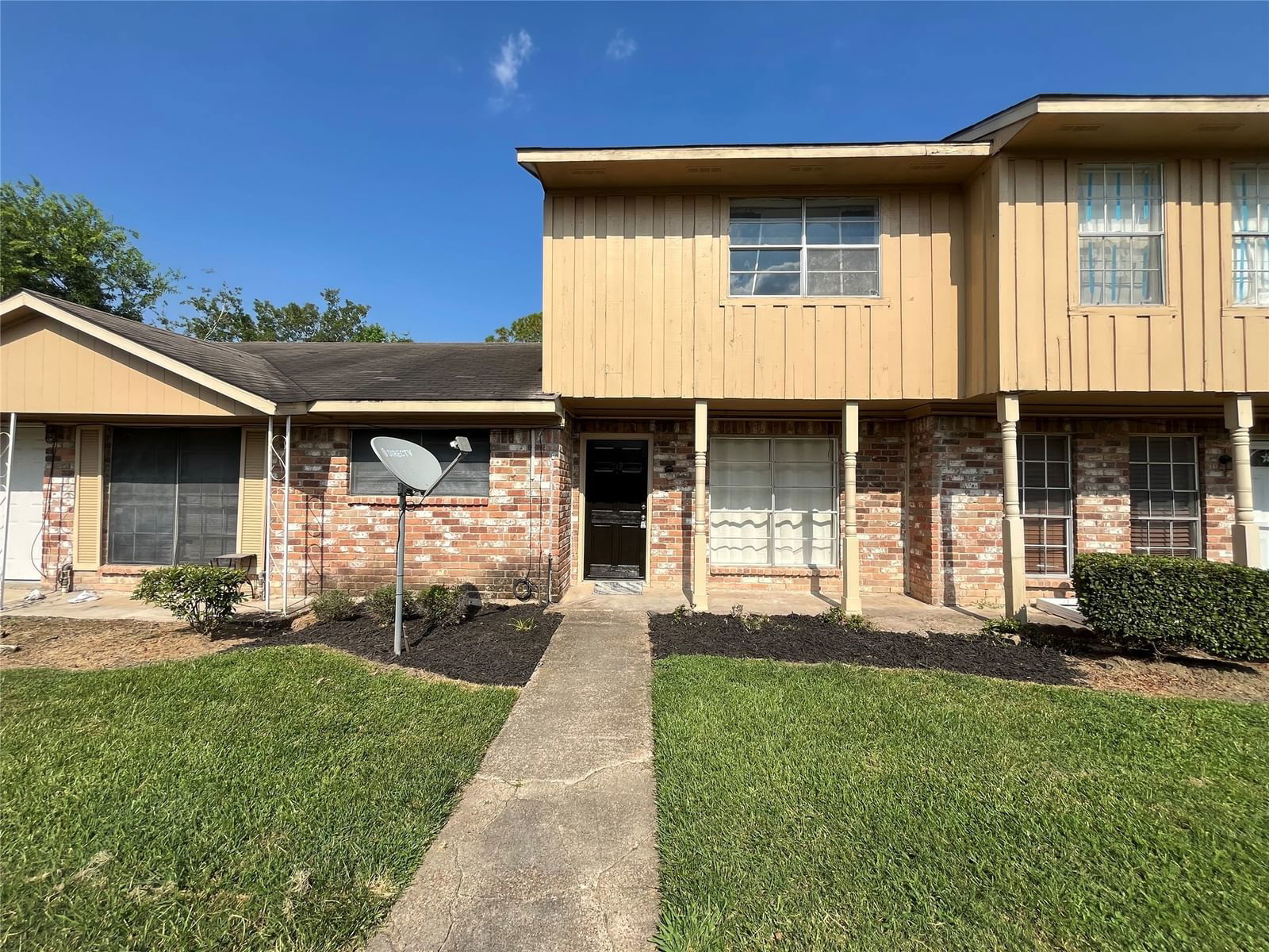 Real estate property located at 3342 Burke #101, Harris, Bayshore Twnhses, Pasadena, TX, US