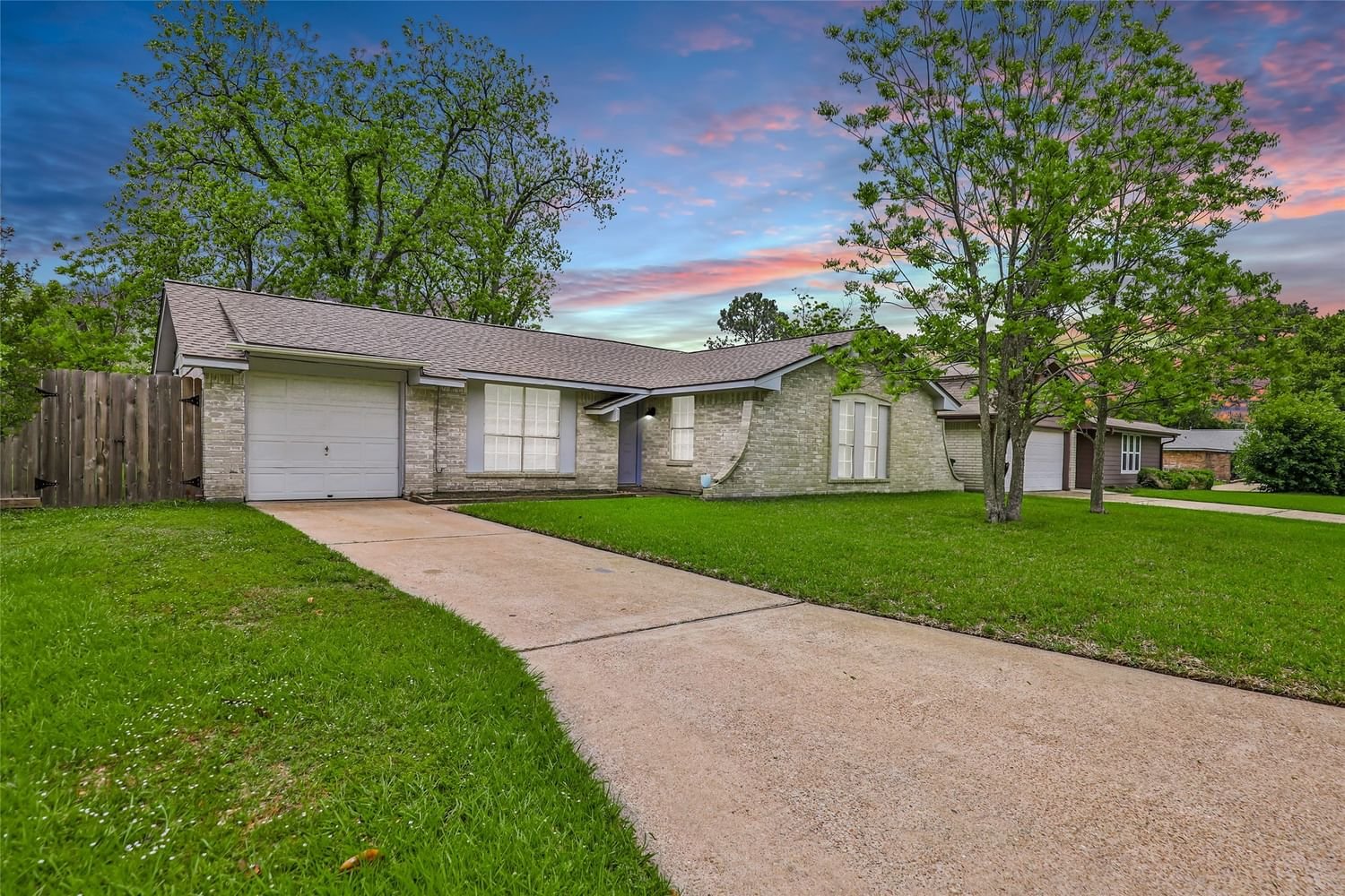 Real estate property located at 8626 Cottage Gate Lane, Harris, Willow Run, Houston, TX, US