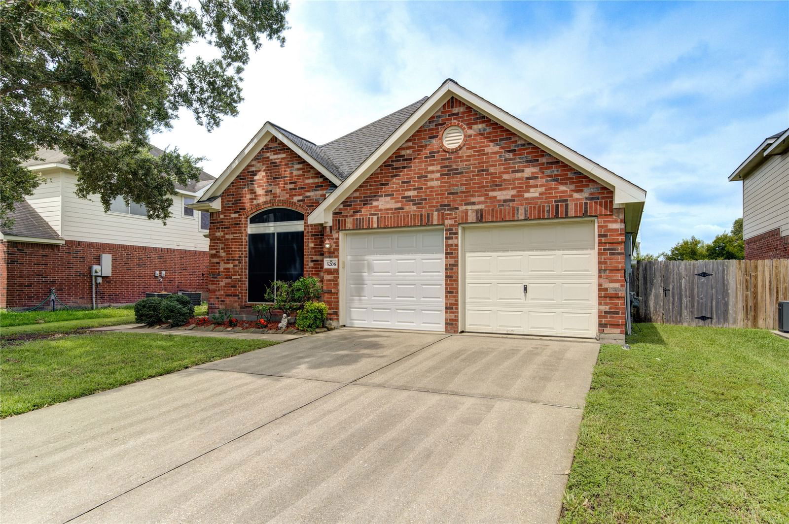 Real estate property located at 5206 Danielle, Harris, Laurynnbrook Park, Pasadena, TX, US