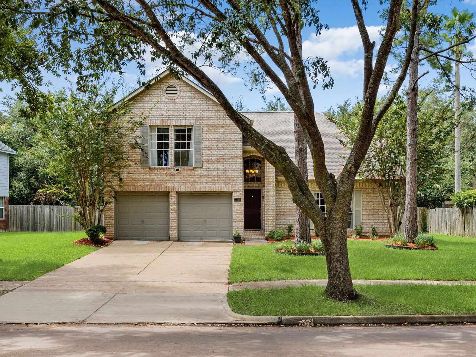 Real estate property located at 2415 Village Dale, Harris, Northfork, Houston, TX, US