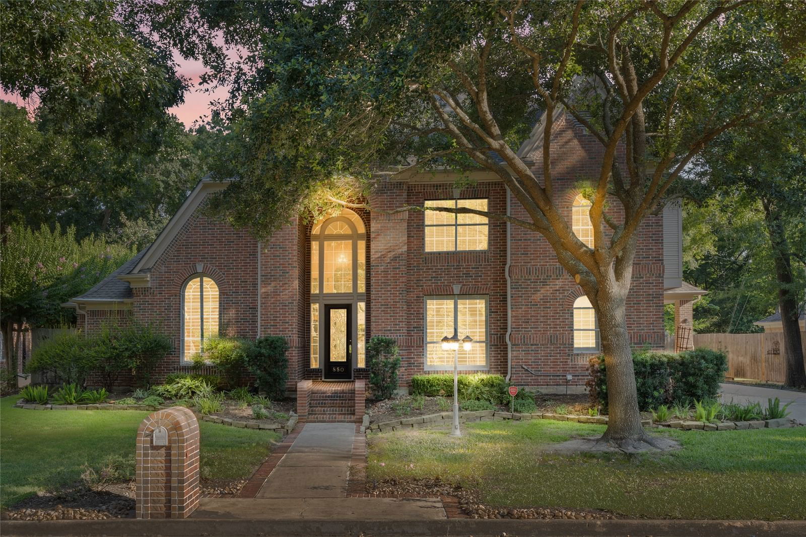 Real estate property located at 850 Plainwood, Harris, Memorial Thicket Sec 03, Houston, TX, US