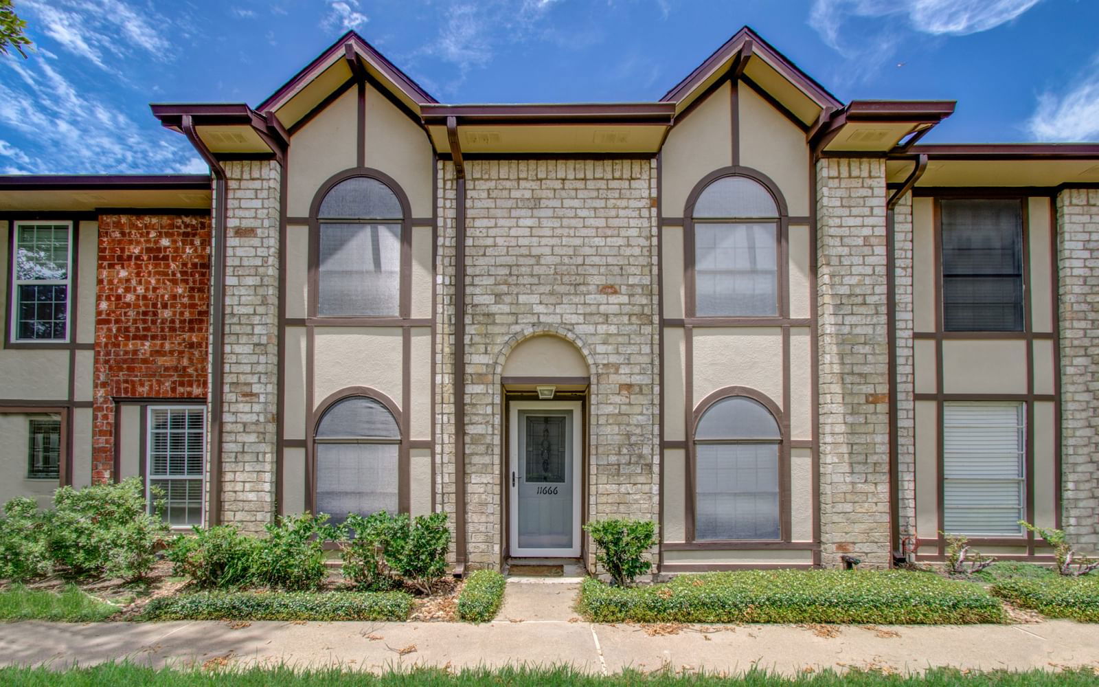 Real estate property located at 11666 Kirkwood, Harris, Park Meadows T/H U/R, Houston, TX, US