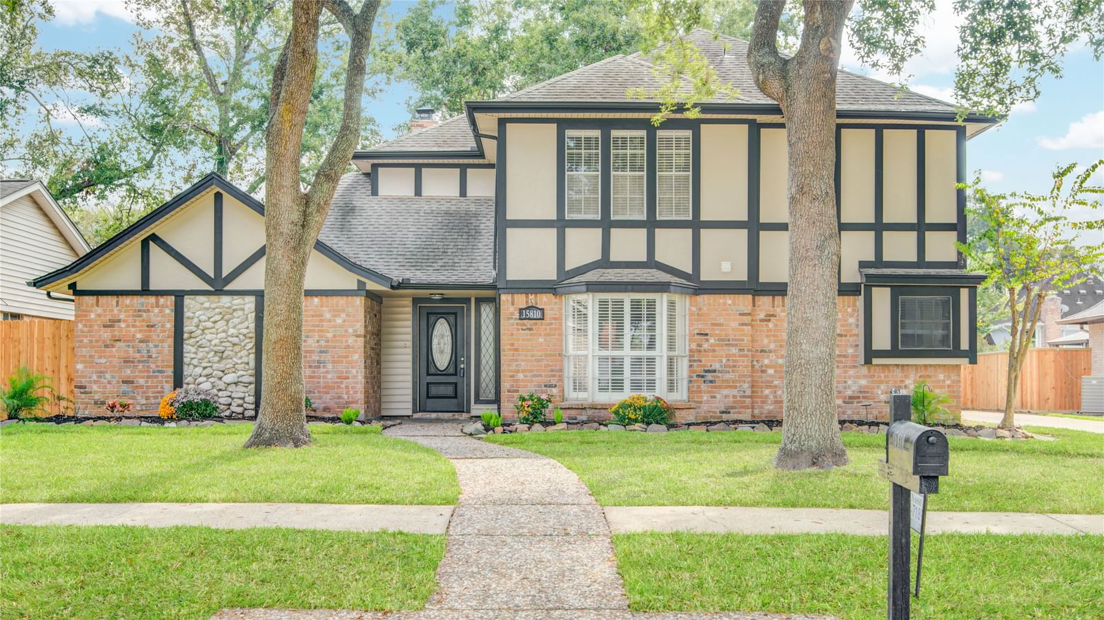 Real estate property located at 15810 Heatherdale, Harris, Brook Forest, Houston, TX, US