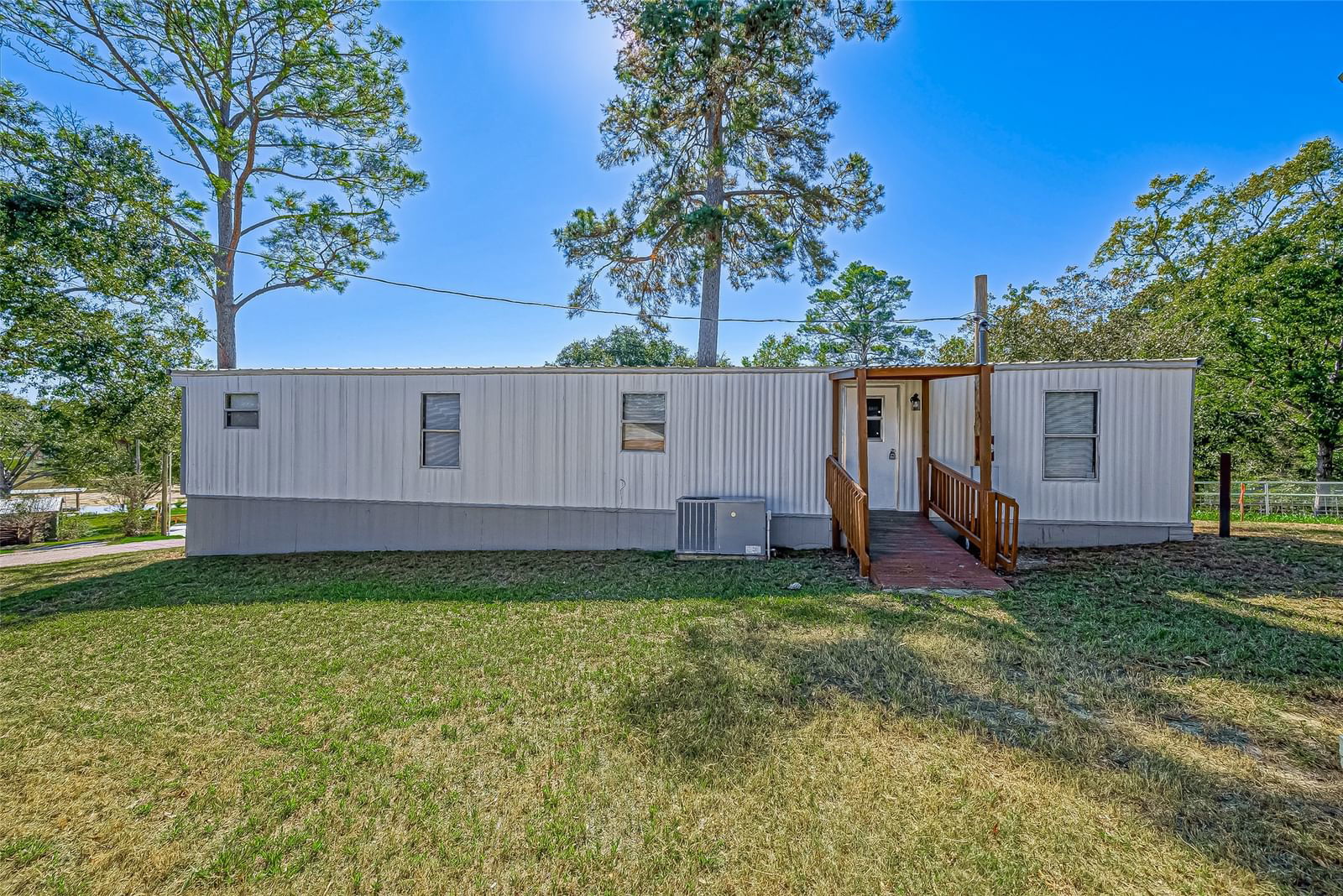 Real estate property located at 142 Schooner, Polk, Harborlight, Livingston, TX, US