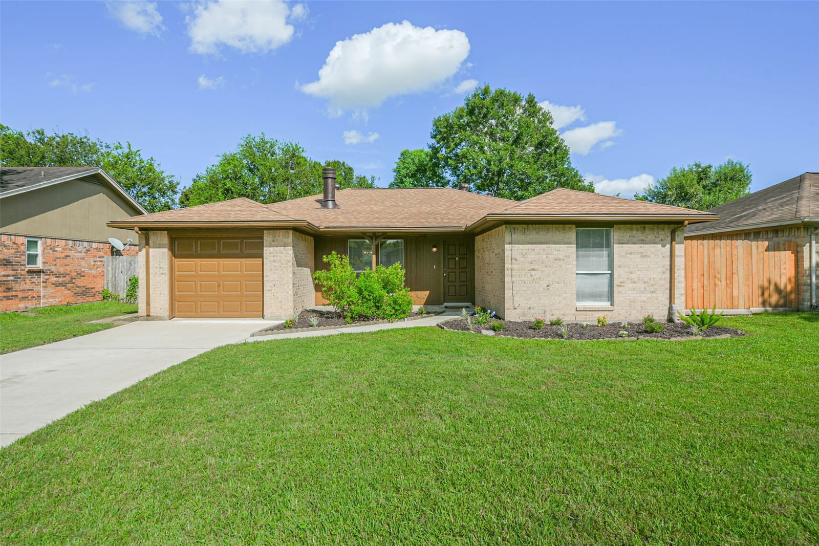 Real estate property located at 3831 Somerton, Harris, College View Estates, La Porte, TX, US