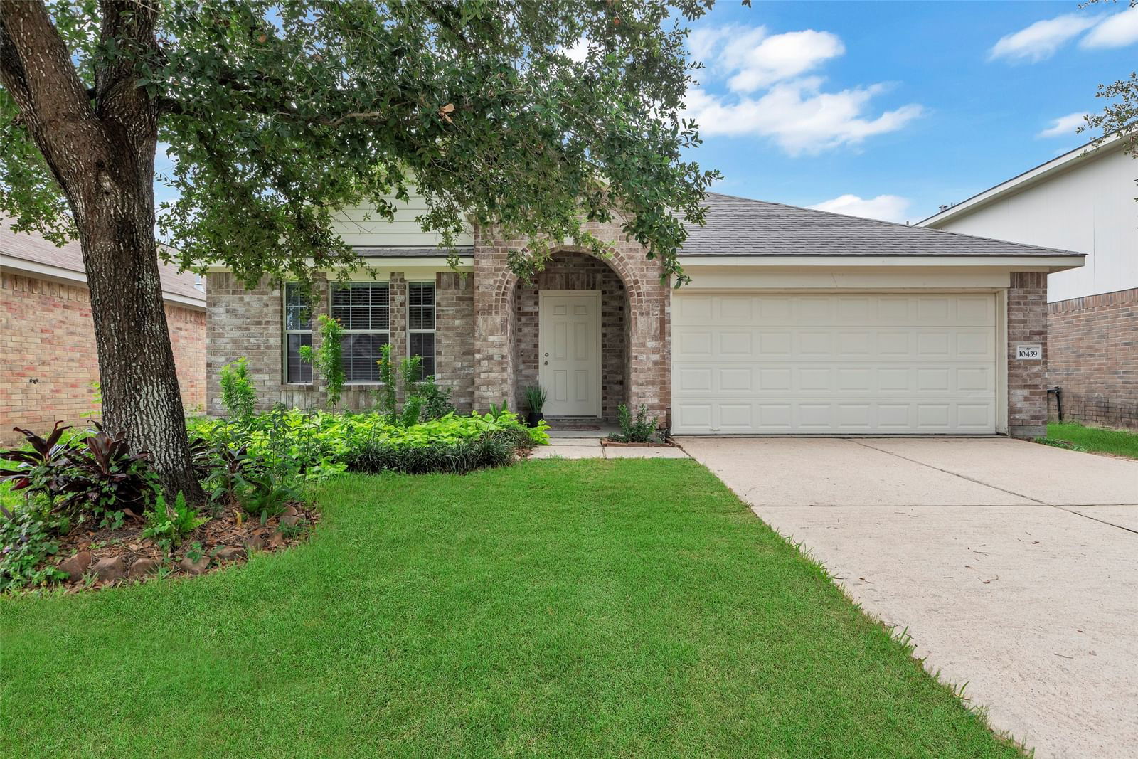 Real estate property located at 10439 Hamlet Vale, Harris, Grants Trace, Houston, TX, US