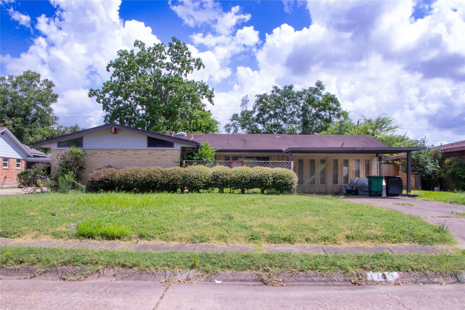 Real estate property located at 5327 Knotty Oaks, Harris, Cambridge Village Sec 01, Houston, TX, US