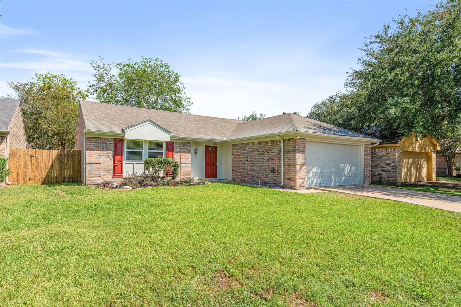 Real estate property located at 3939 Issacks, Fort Bend, Chimneystone Sec 2, Sugar Land, TX, US